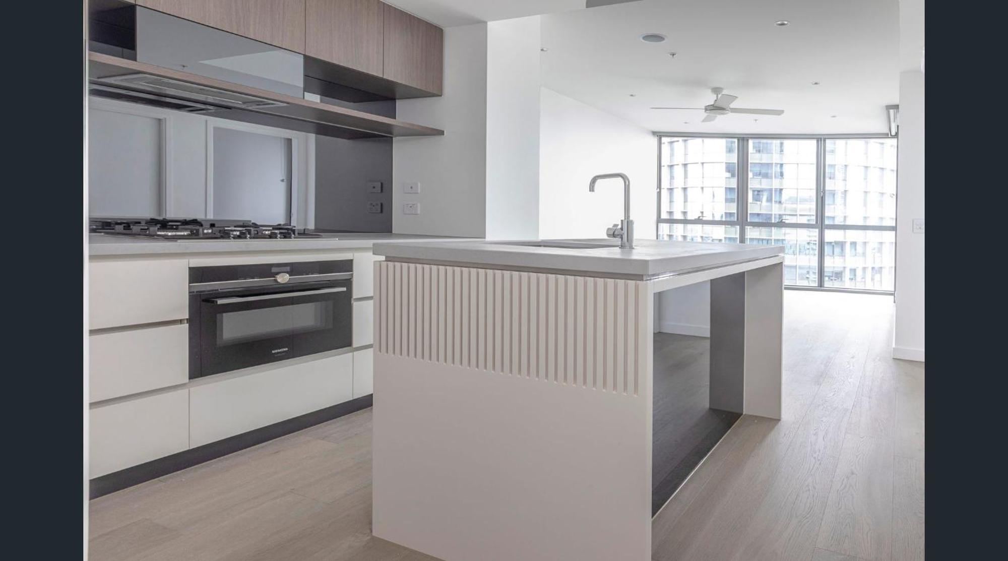 S&p - Residences At Queens Wharf *