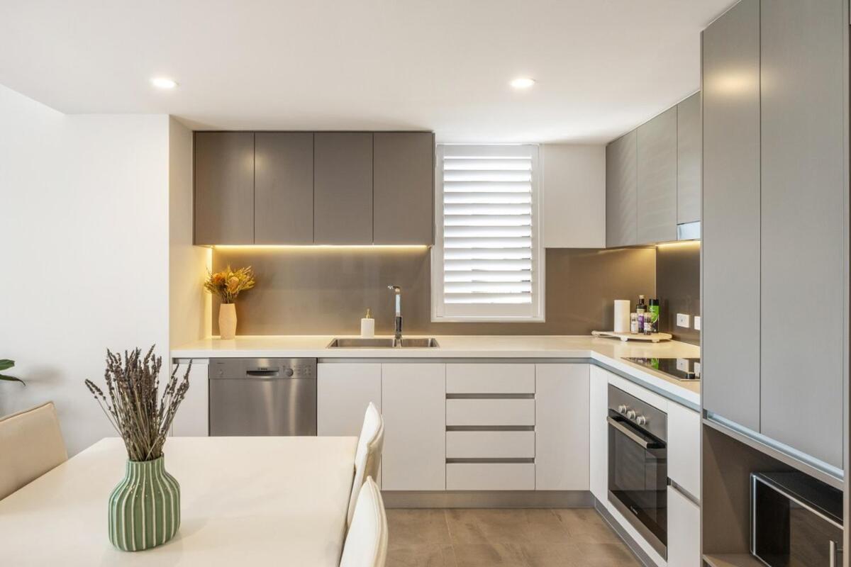 Lux1br Near Stadium, Parking & Balcony Apartment *