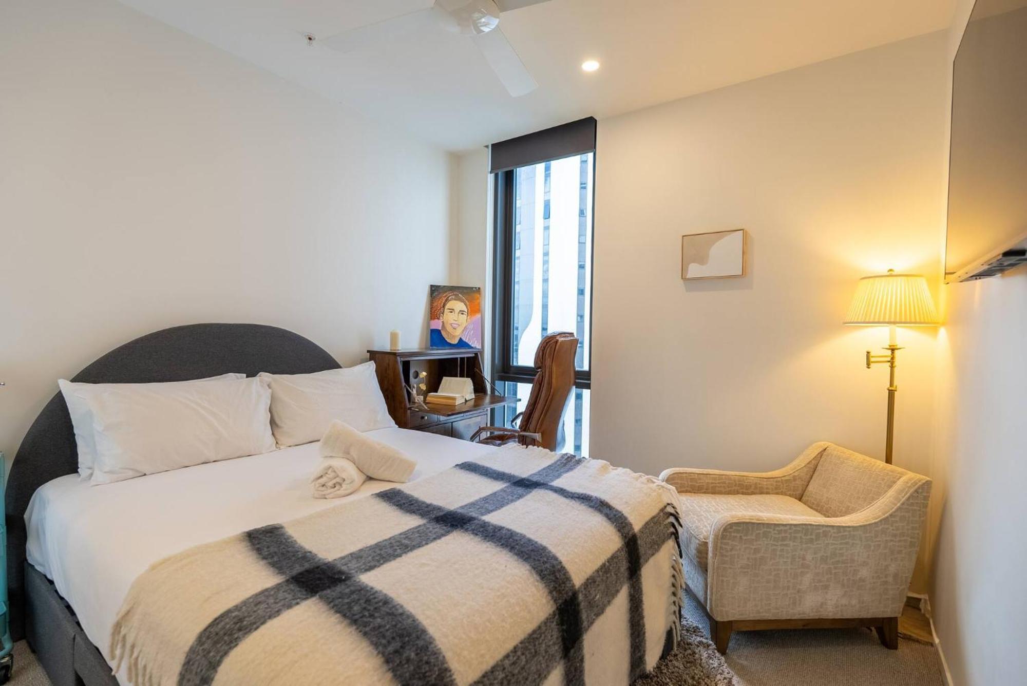 Modern 2-bedroom, 2-bath In West Village, West End Apartment *