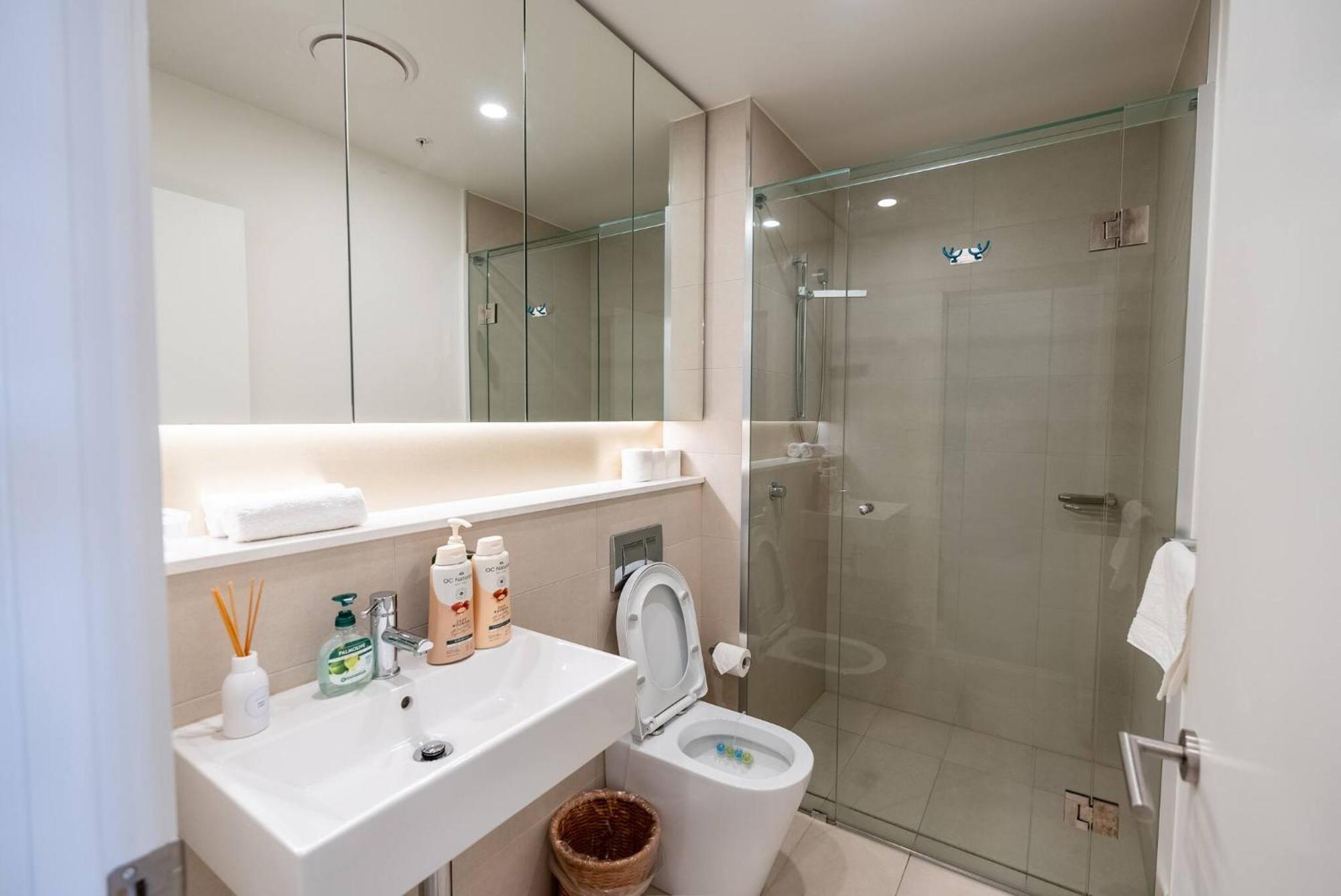 Apartment Modern 2-bedroom, 2-bath In West Village, West End