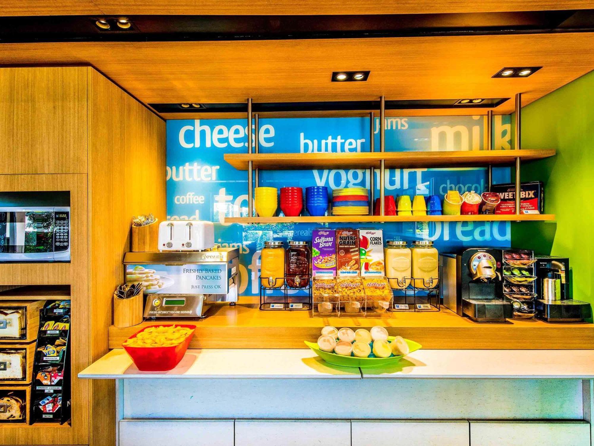 Ibis Budget Airport 3*