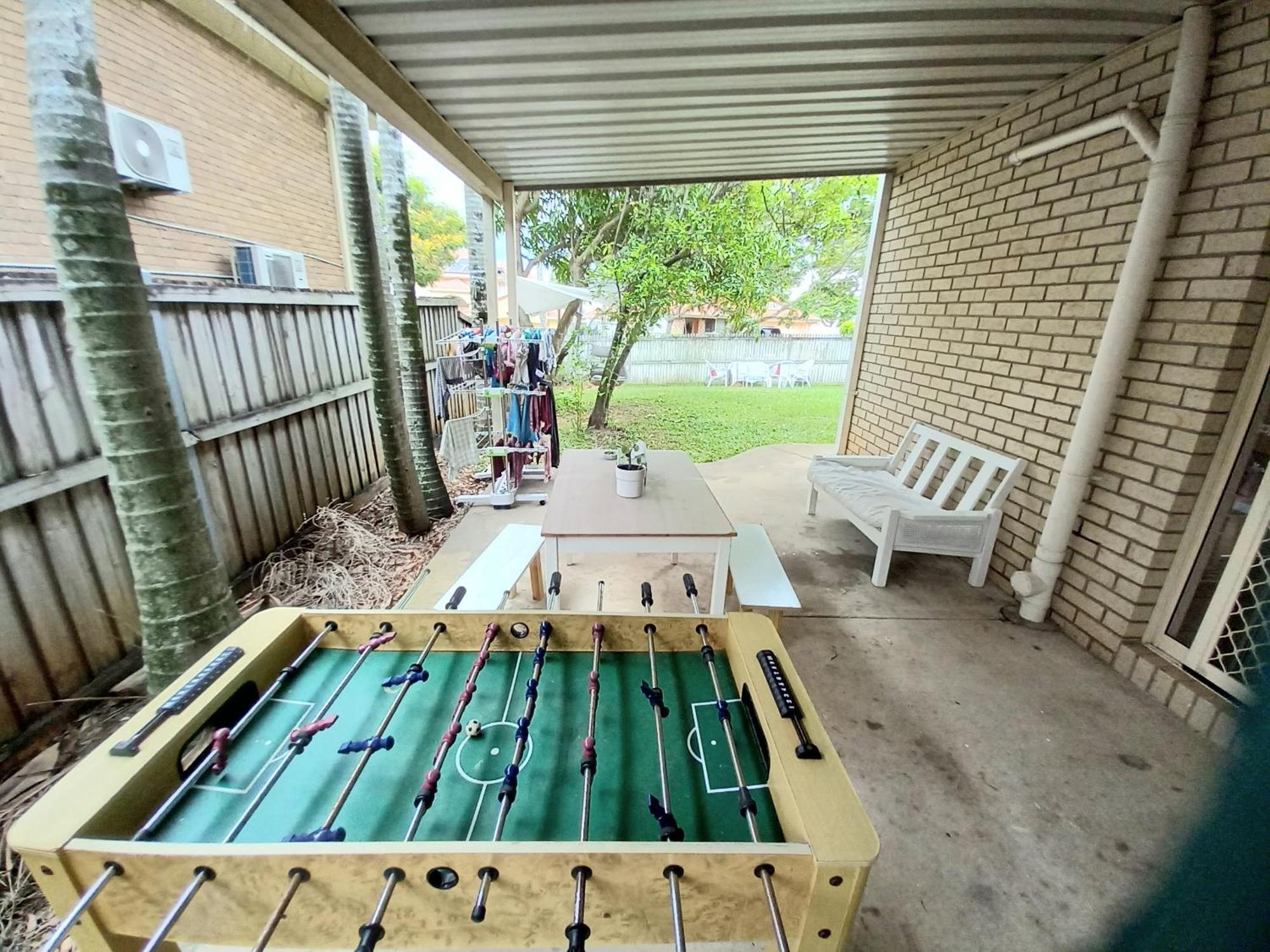 Air Conditioned Floral Youth Backpacker And House Guest house Brisbane