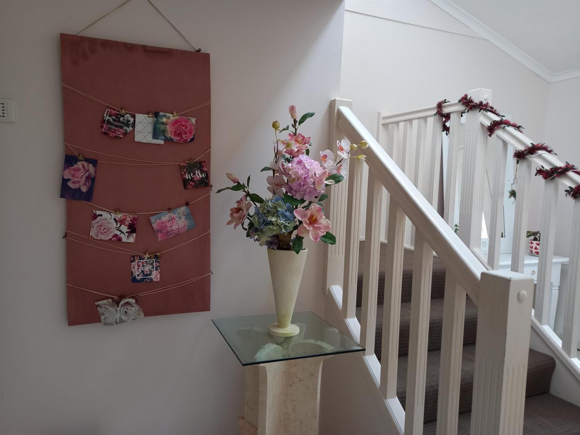 Guest house Air Conditioned Floral Youth Backpacker And House *