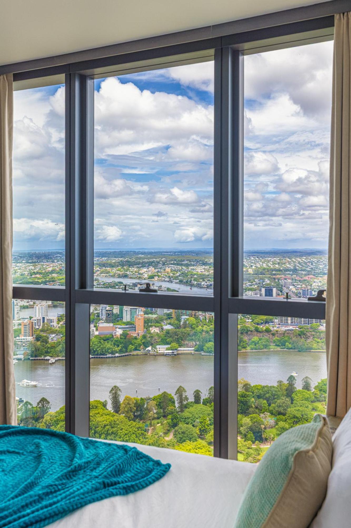 Apartment Luxury 50th Floor 2br At Queens Wharf With Parking Brisbane