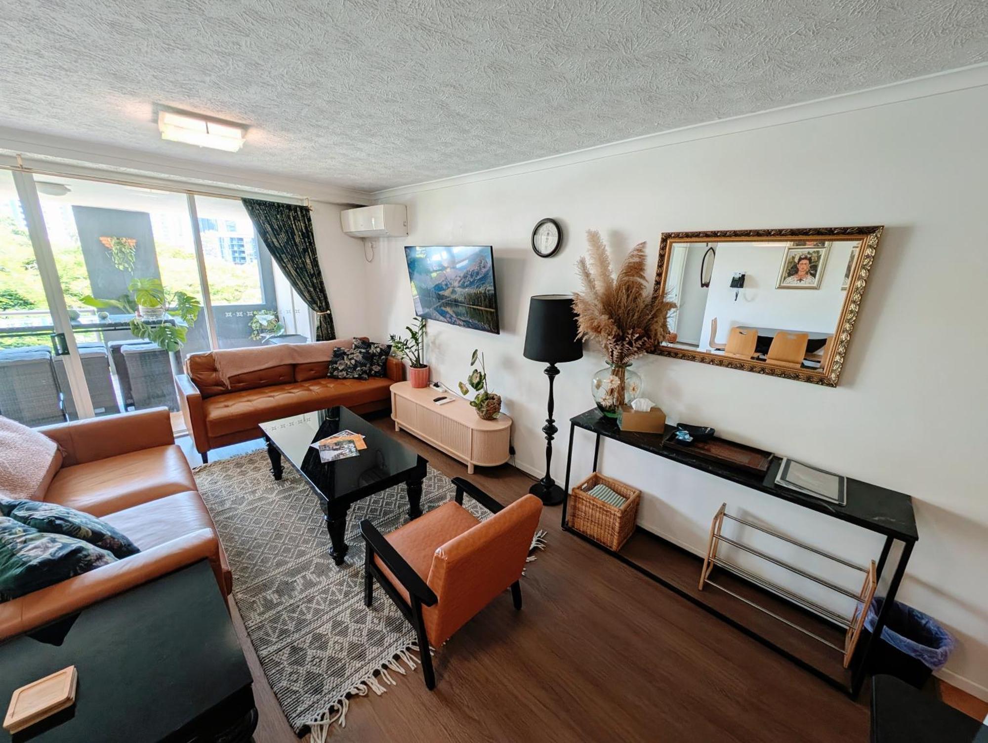 City/valley Apartment *