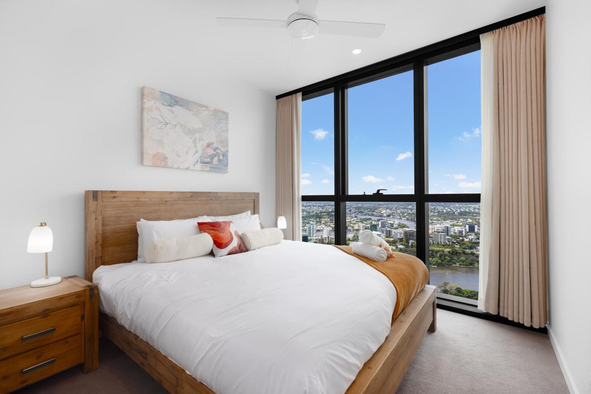 Luxury 50th Floor 2br At Queens Wharf With Parking Apartment *