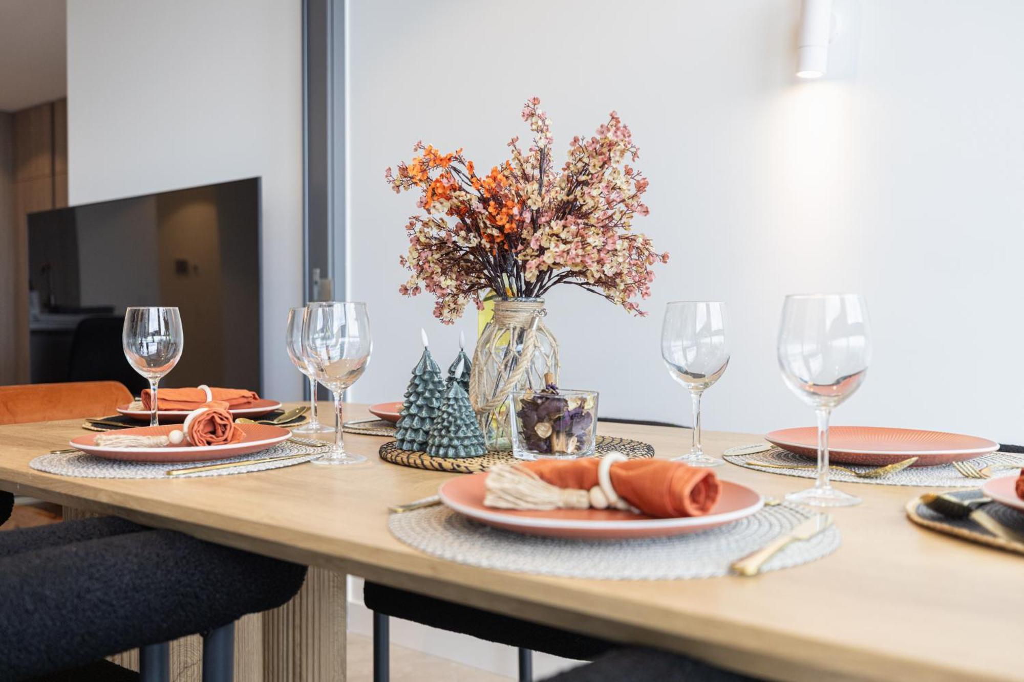 Apartment Luxury 50th Floor 2br At Queens Wharf With Parking *