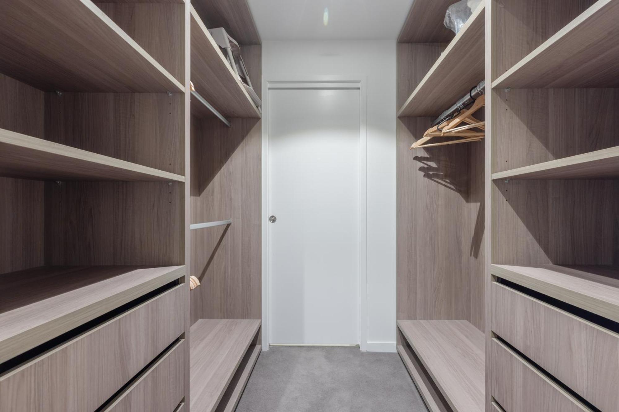 Luxury 50th Floor 2br At Queens Wharf With Parking