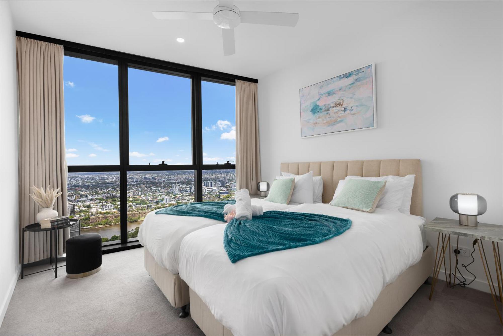 Luxury 50th Floor 2br At Queens Wharf With Parking Apartment *