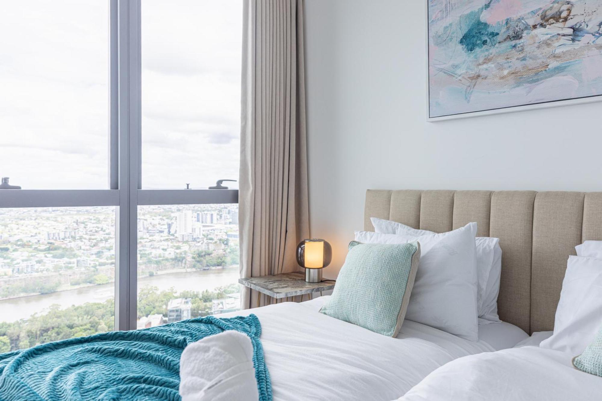 Luxury 50th Floor 2br At Queens Wharf With Parking Apartment Brisbane