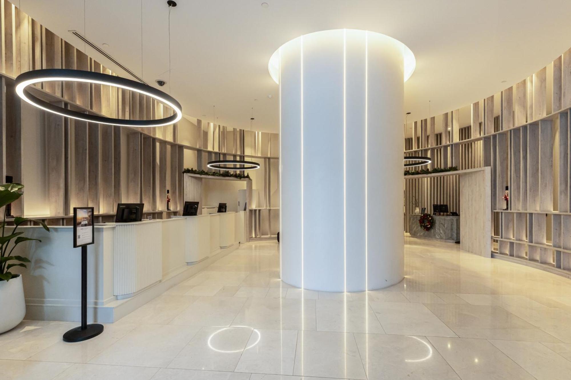 Luxury 50th Floor 2br At Queens Wharf With Parking * Brisbane