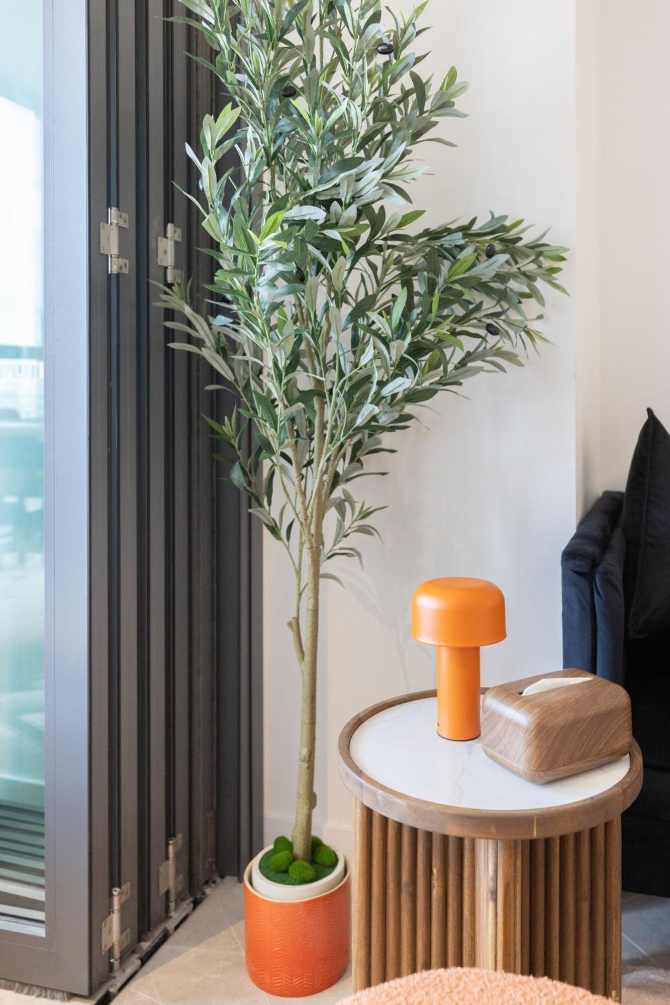 Apartment Luxury 50th Floor 2br At Queens Wharf With Parking *