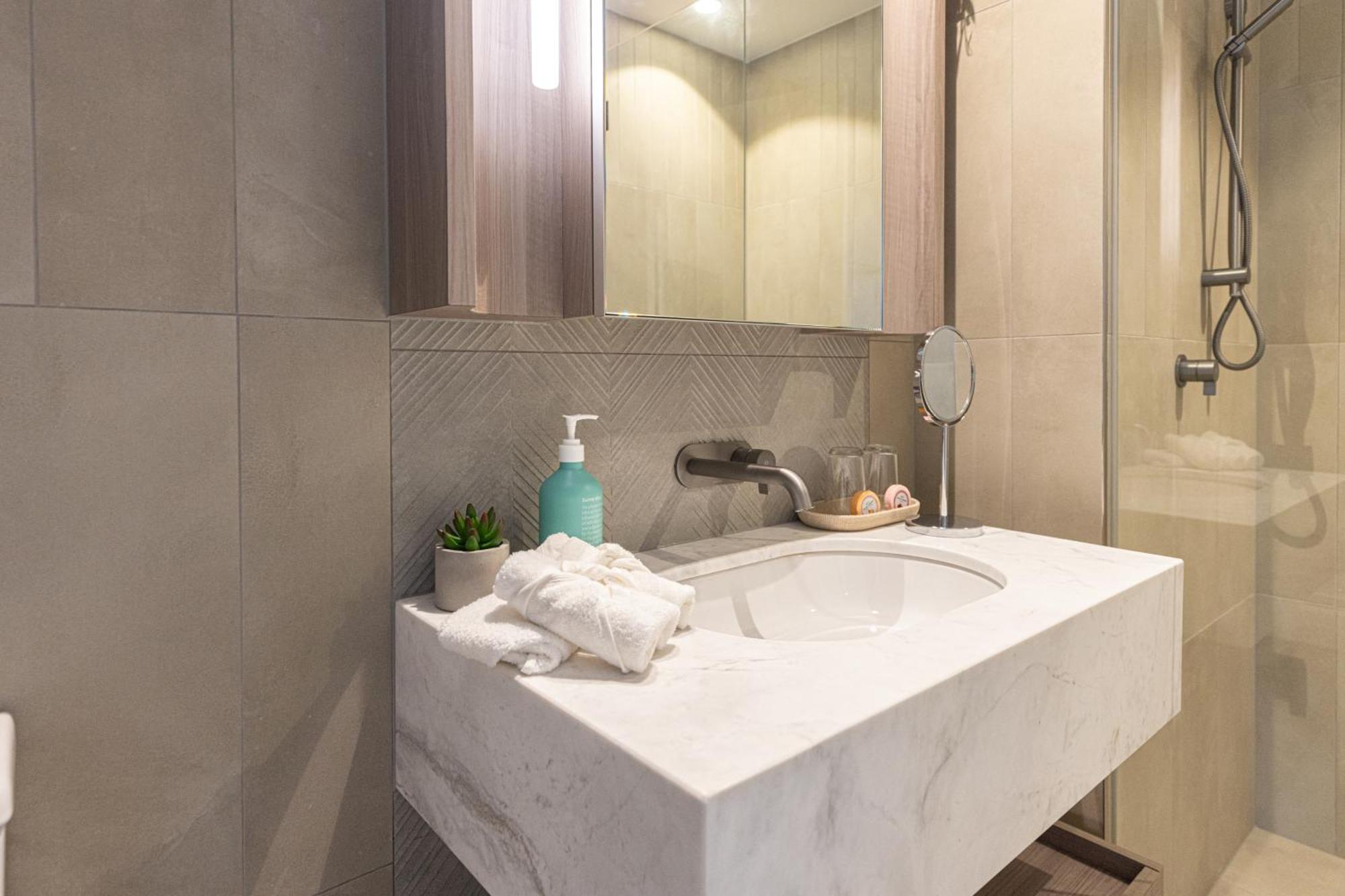 Luxury 50th Floor 2br At Queens Wharf With Parking * Brisbane