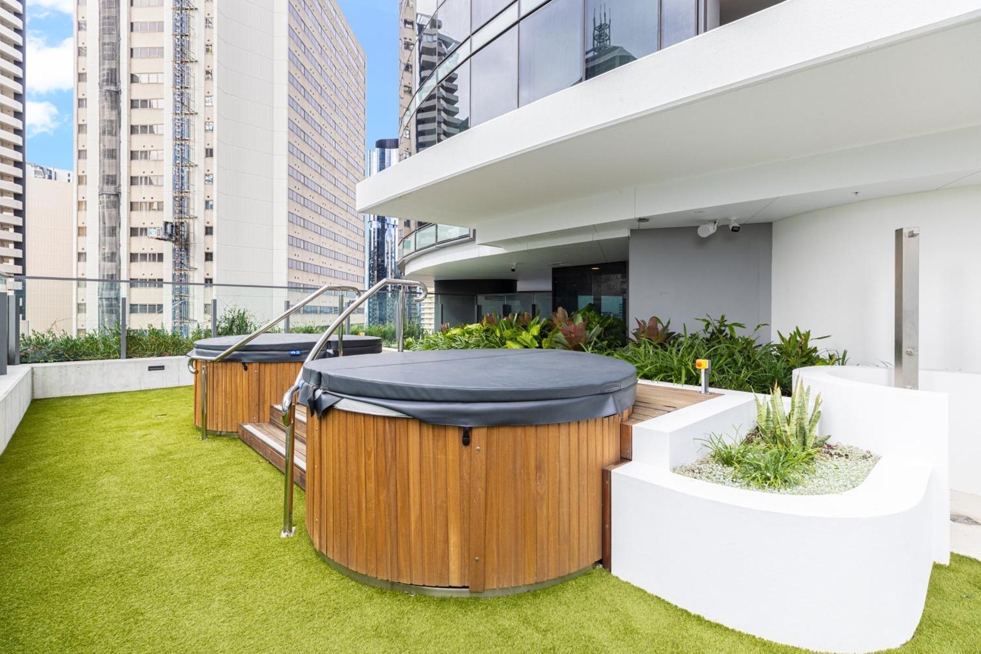 Luxury 50th Floor 2br At Queens Wharf With Parking * Brisbane