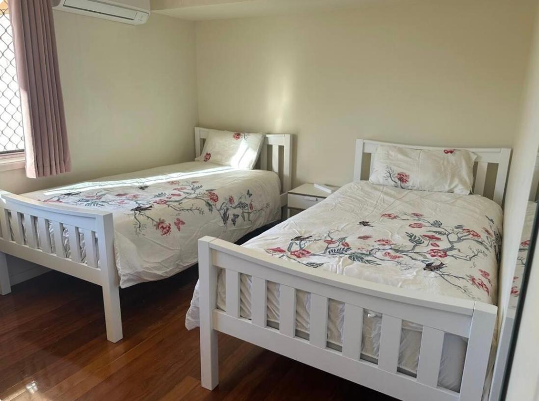 Granadilla St 2张超大单人床走路到商场公交站 G3 Homestay *