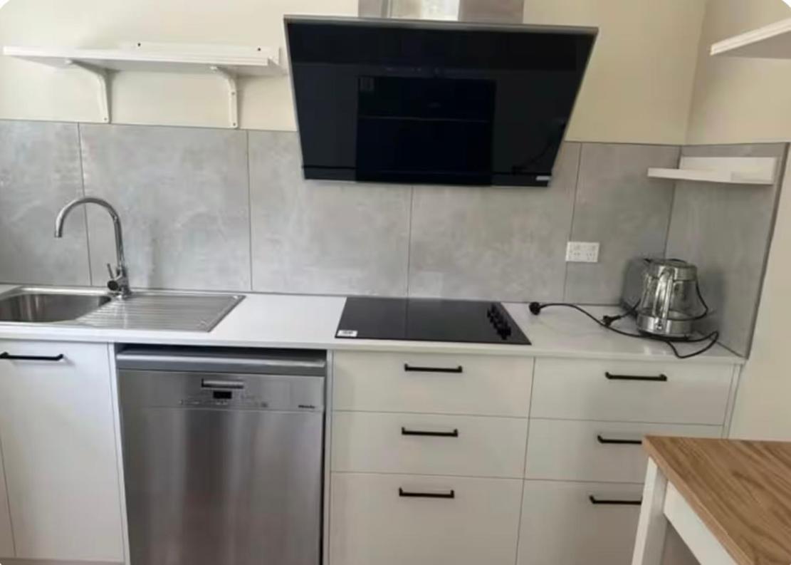 Homestay Granadilla St 2张超大单人床走路到商场公交站 G3 Brisbane