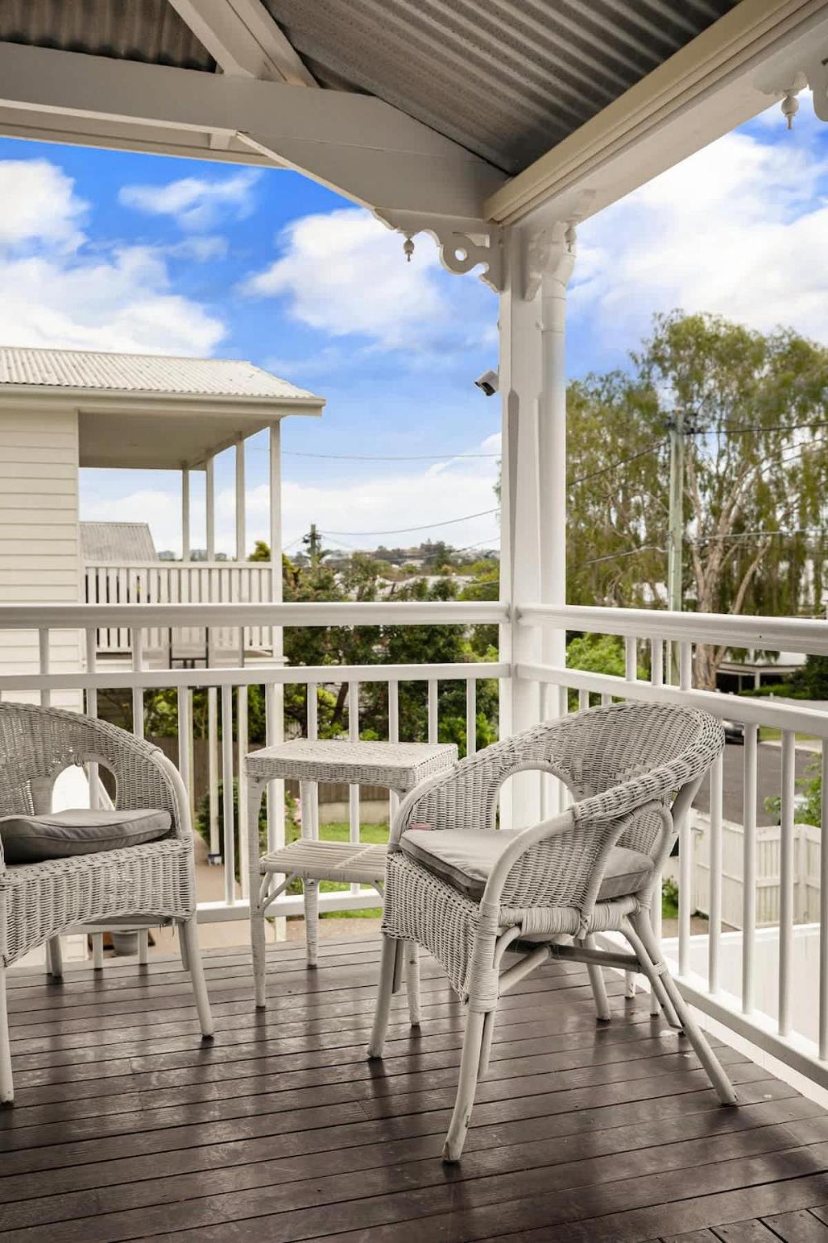 Leafy Hawthorne Haven Pool Gym & Convenience Holiday home *