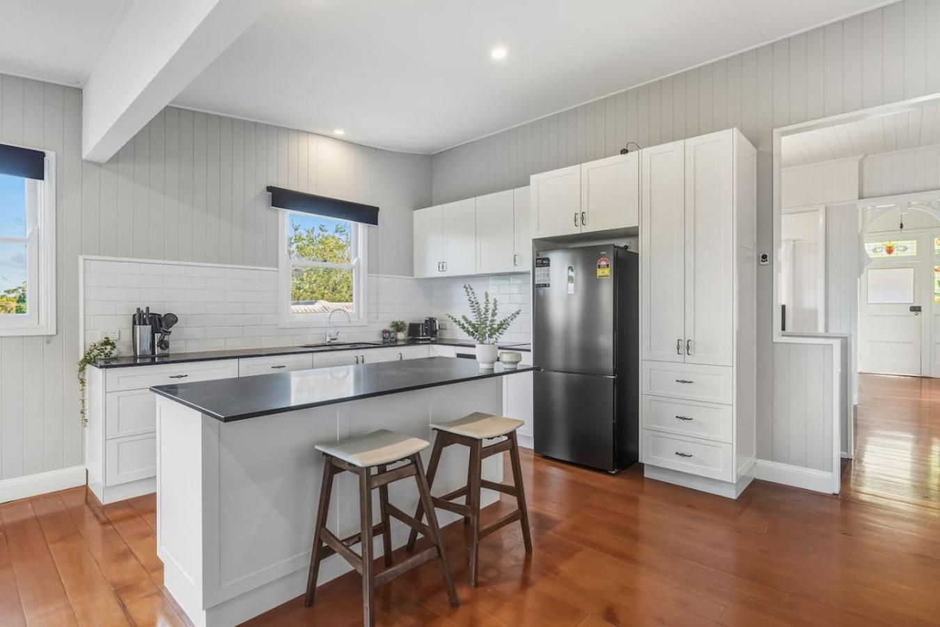 Spacious Upper 3br Family In Quiet Tarragindi Holiday home Brisbane