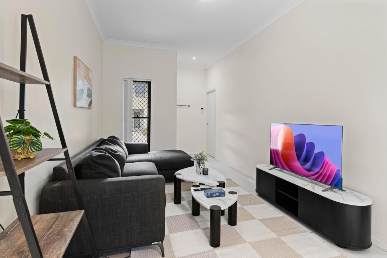 Prime Spot 3-bed Walk To Bus Drive Anywhere Fast * Brisbane