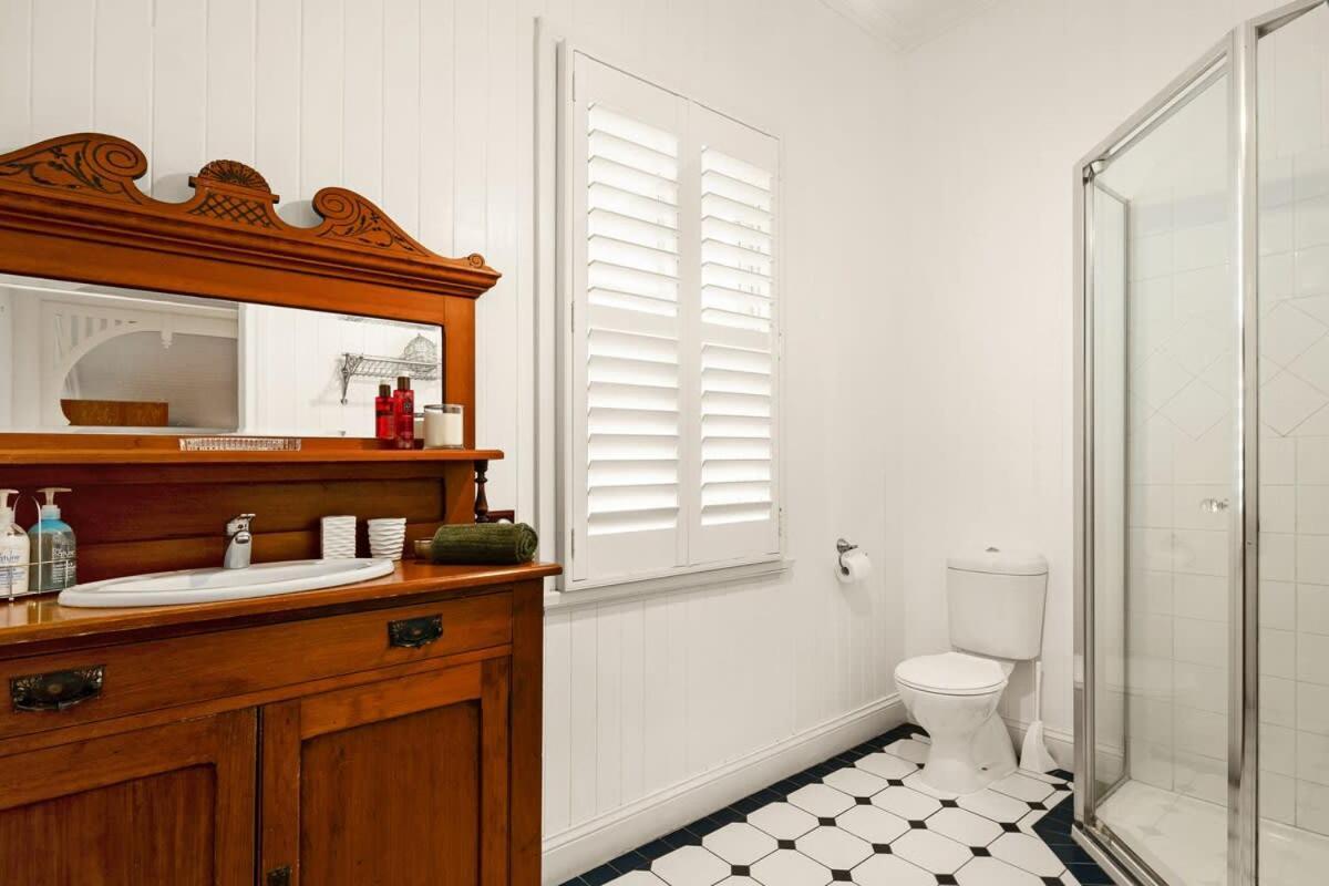 Leafy Hawthorne Haven Pool Gym & Convenience Holiday home *