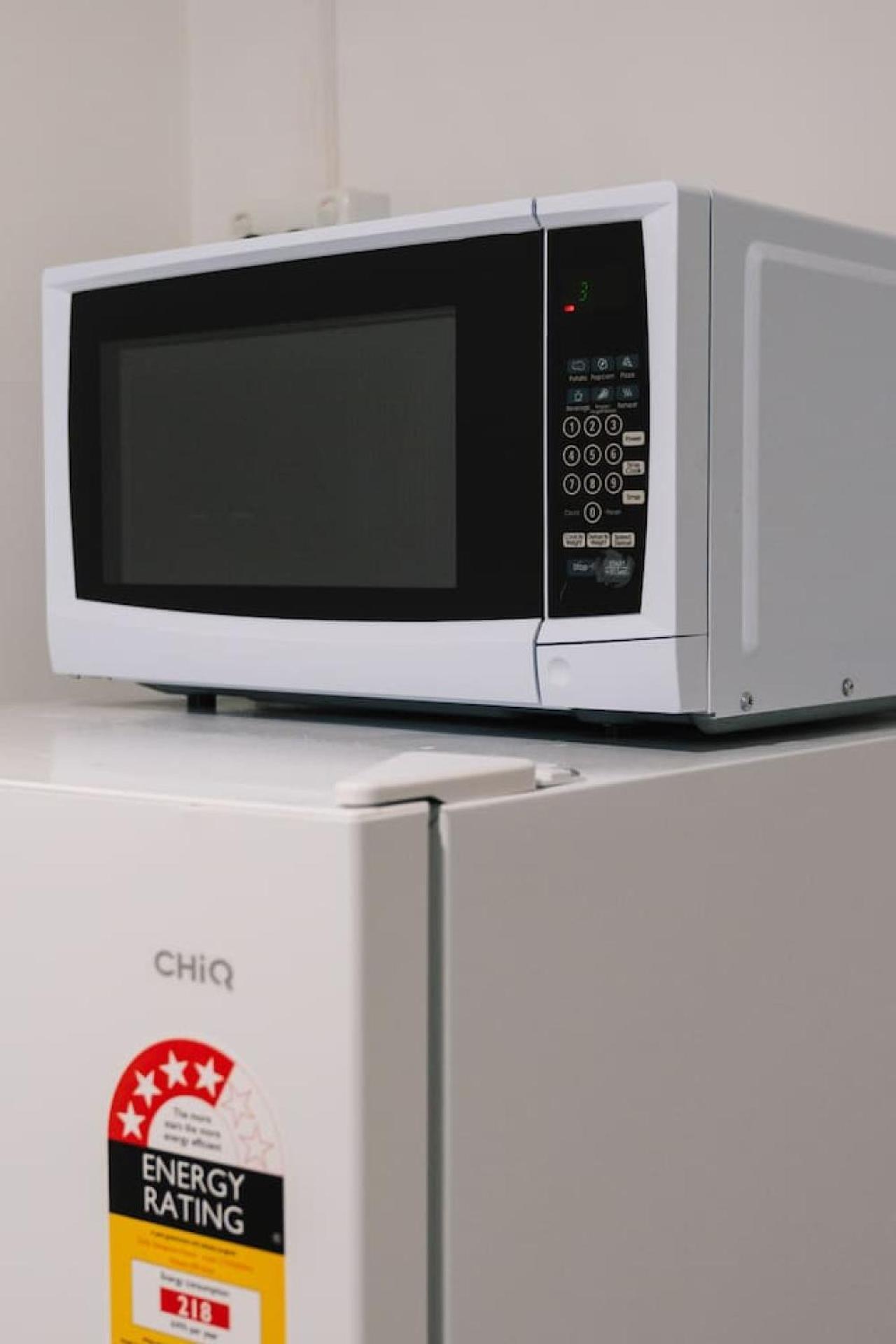 Private King Bed Near Garden With Kitchen Brisbane