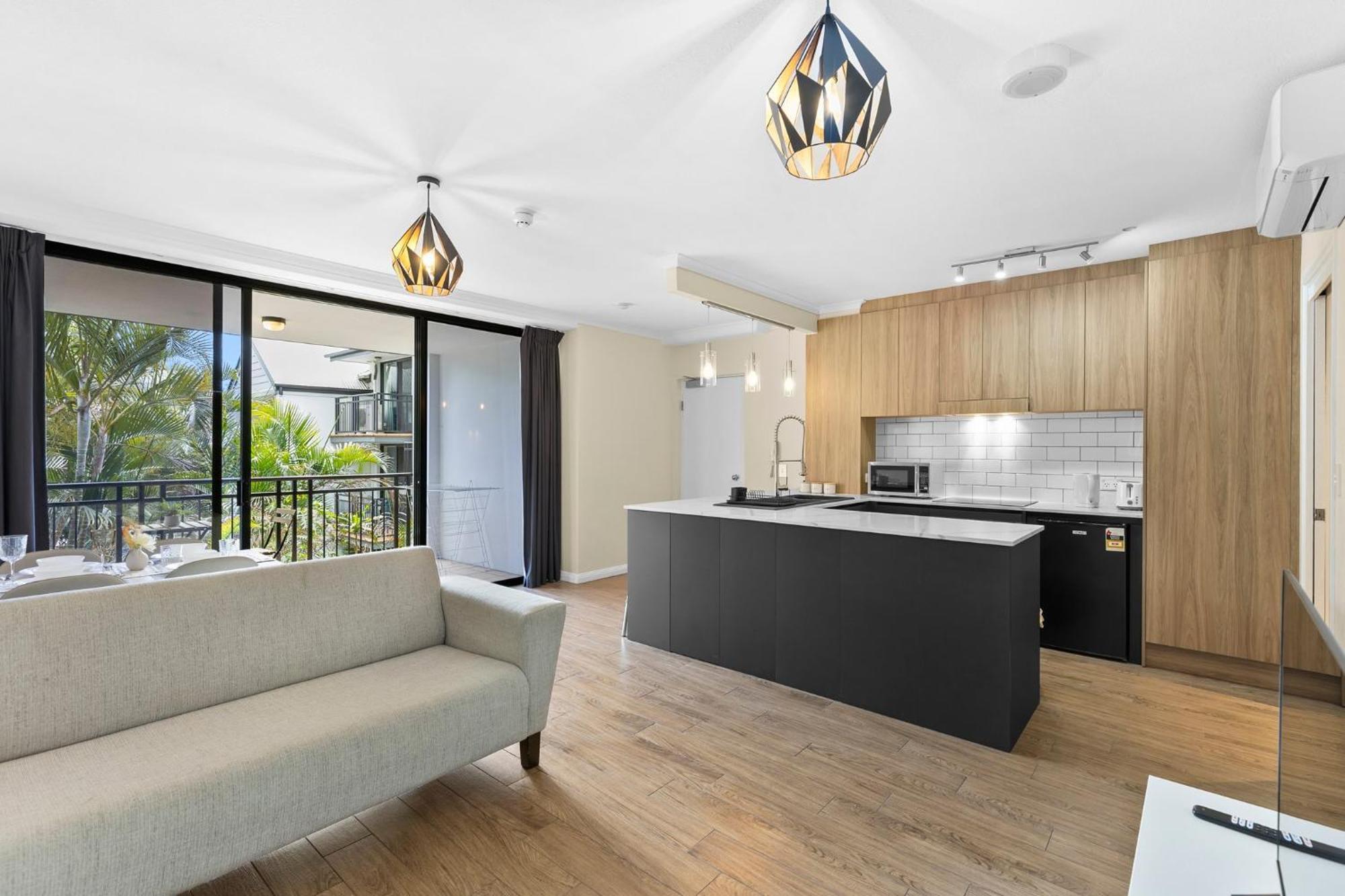 Modern Tropical 1br Oasis In Spring Hill Shs 21 *