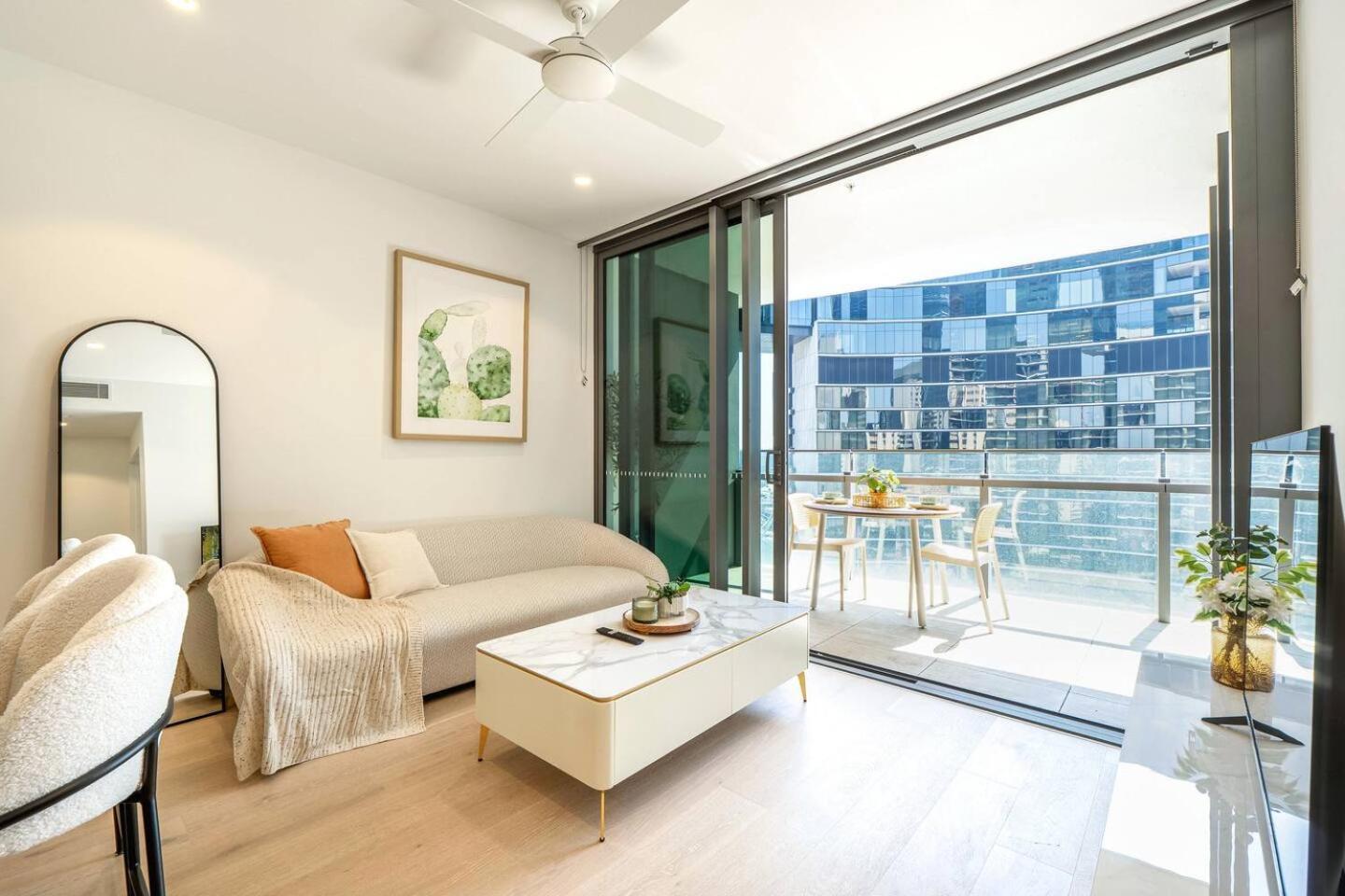 1br Queens Wharf Charm With Balcony Views - Lv 15 Brisbane