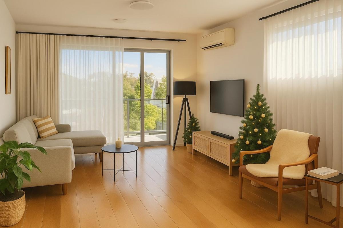 Views, Modern 2br, Balcony & Pool * Brisbane