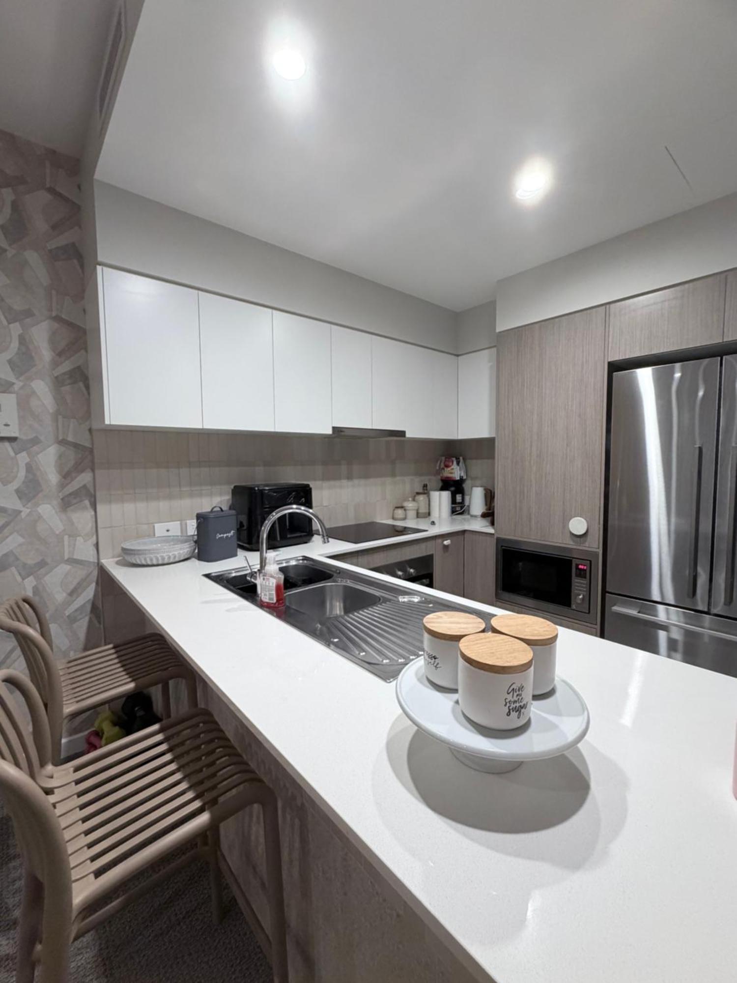 Apartment 24 Bromley St Private In A Luxurious Shared