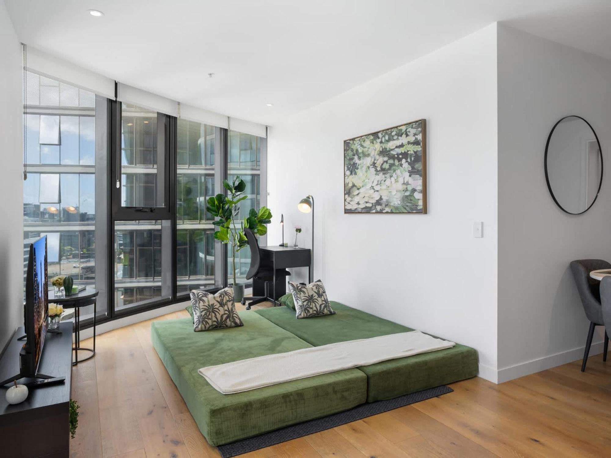 Valley Getaway - Rooftop Pool - Parking - Sleeps 6 Apartment *