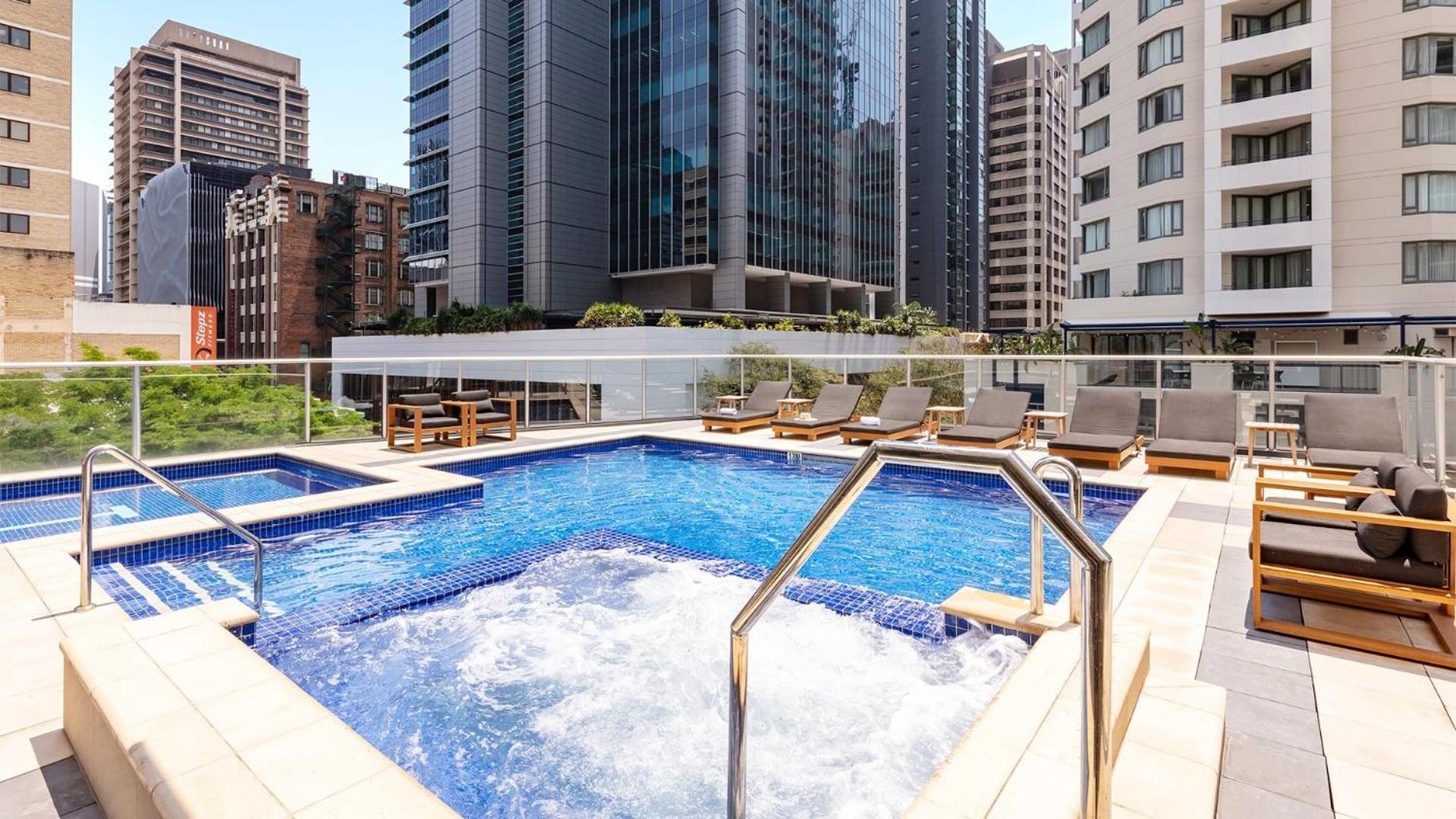 Oaks Gorgeous 2br With Pool, Parking, Gym Brisbane