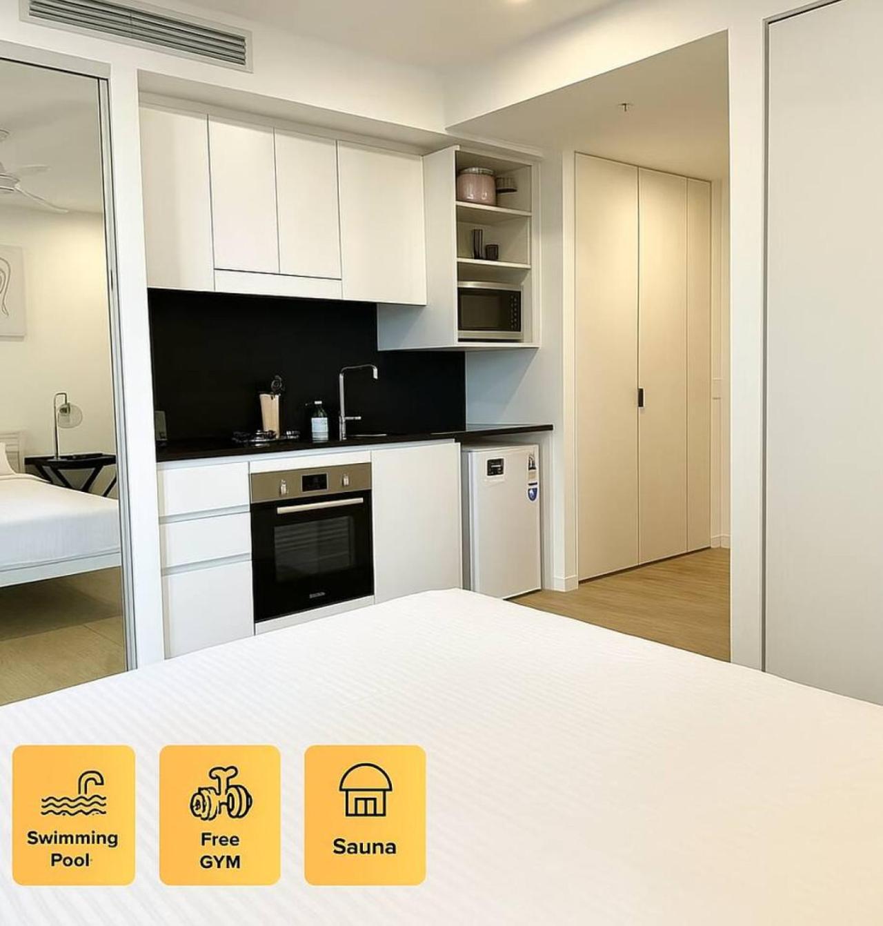 Modern W Pool, Gym, Views - South 31506-2 Apartment *