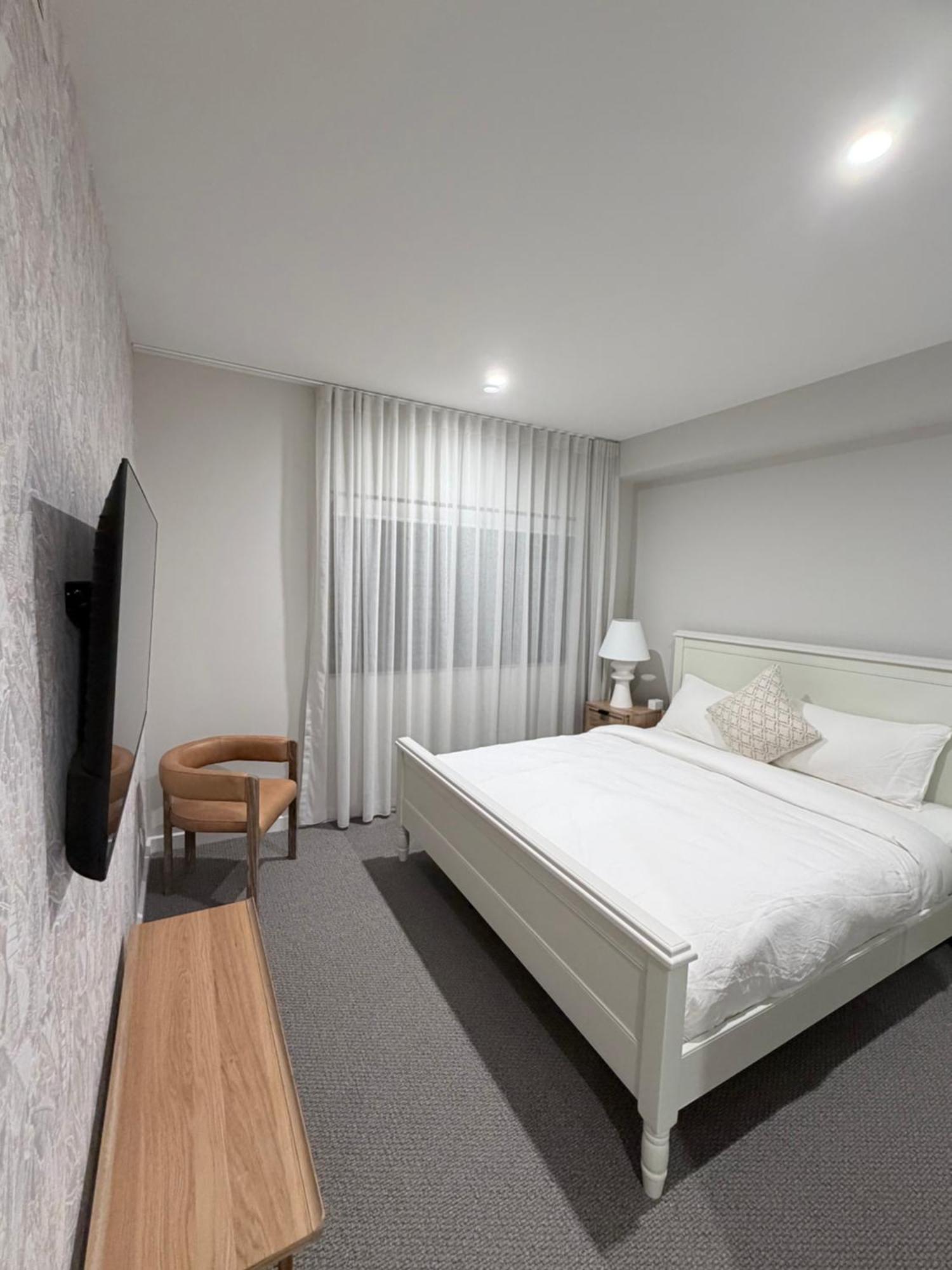 24 Bromley St Private In A Luxurious Shared Apartment