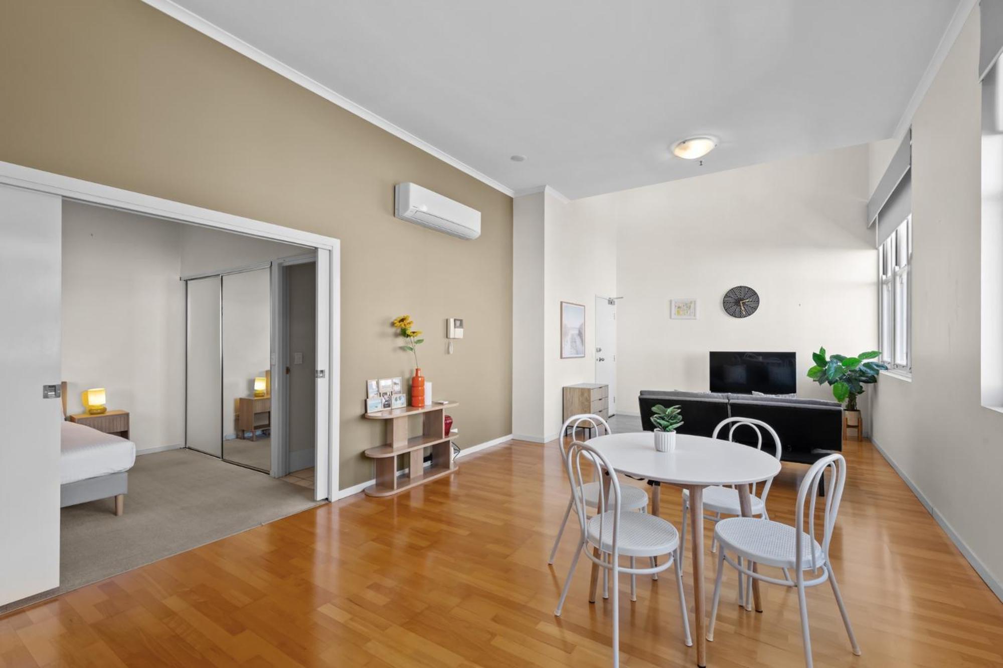 Modern 1-bed In Spring Hill Apartment *
