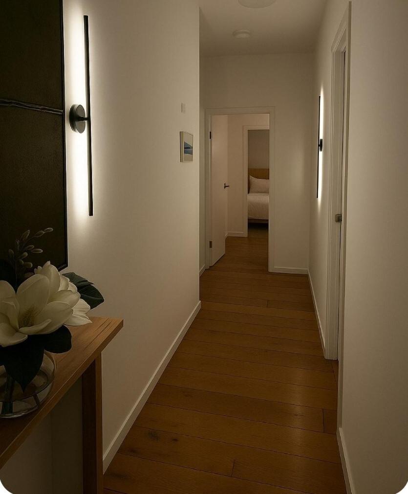 Views, Modern 2br, Balcony & Pool Apartment Brisbane