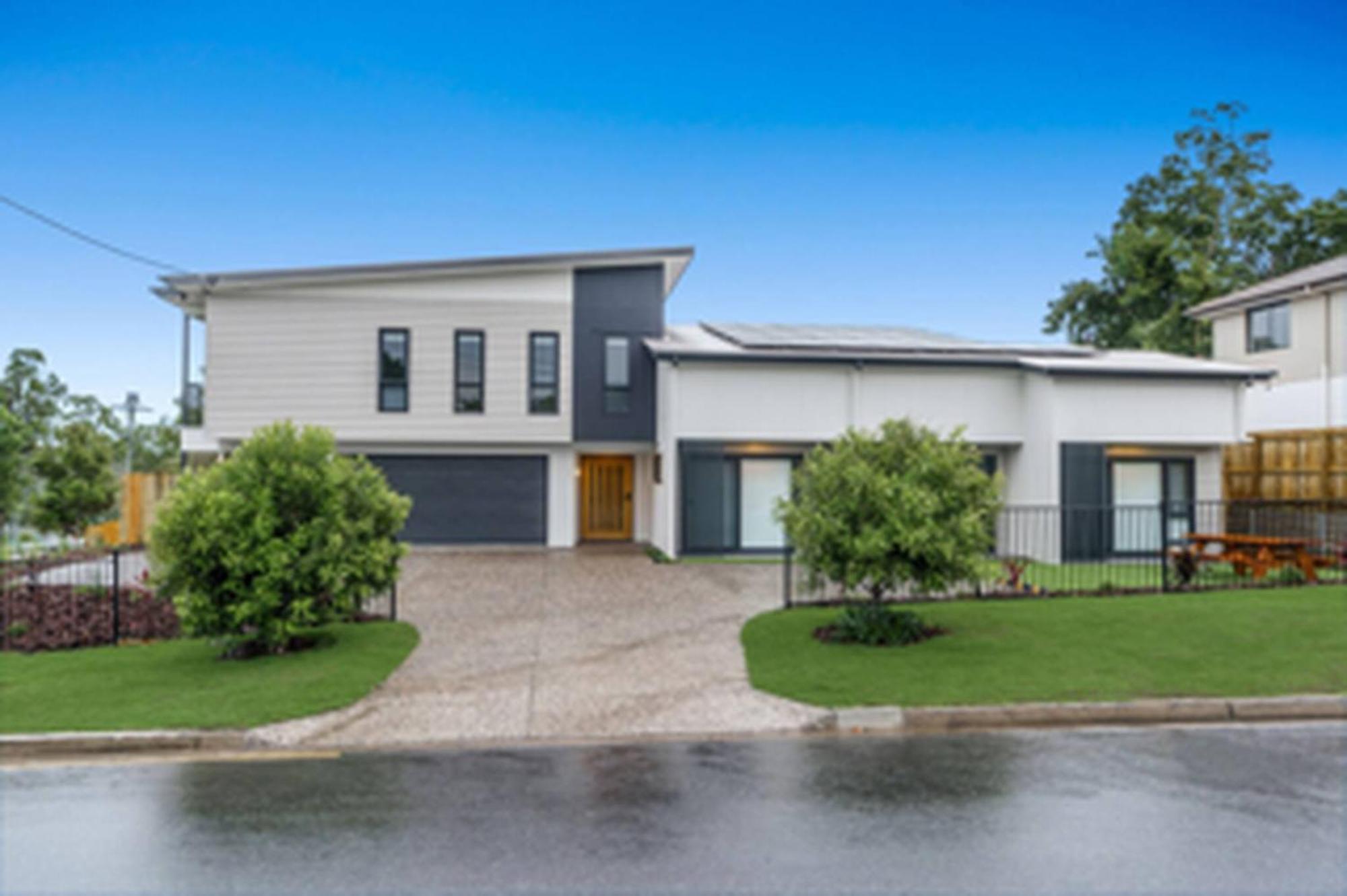 Apartment Modern With Garden Views In Shared *