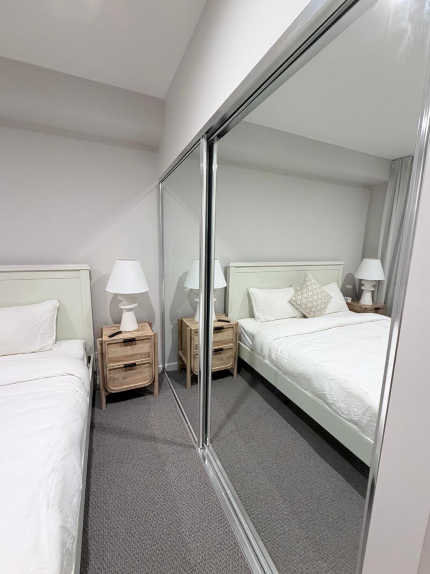 24 Bromley St Private In A Luxurious Shared