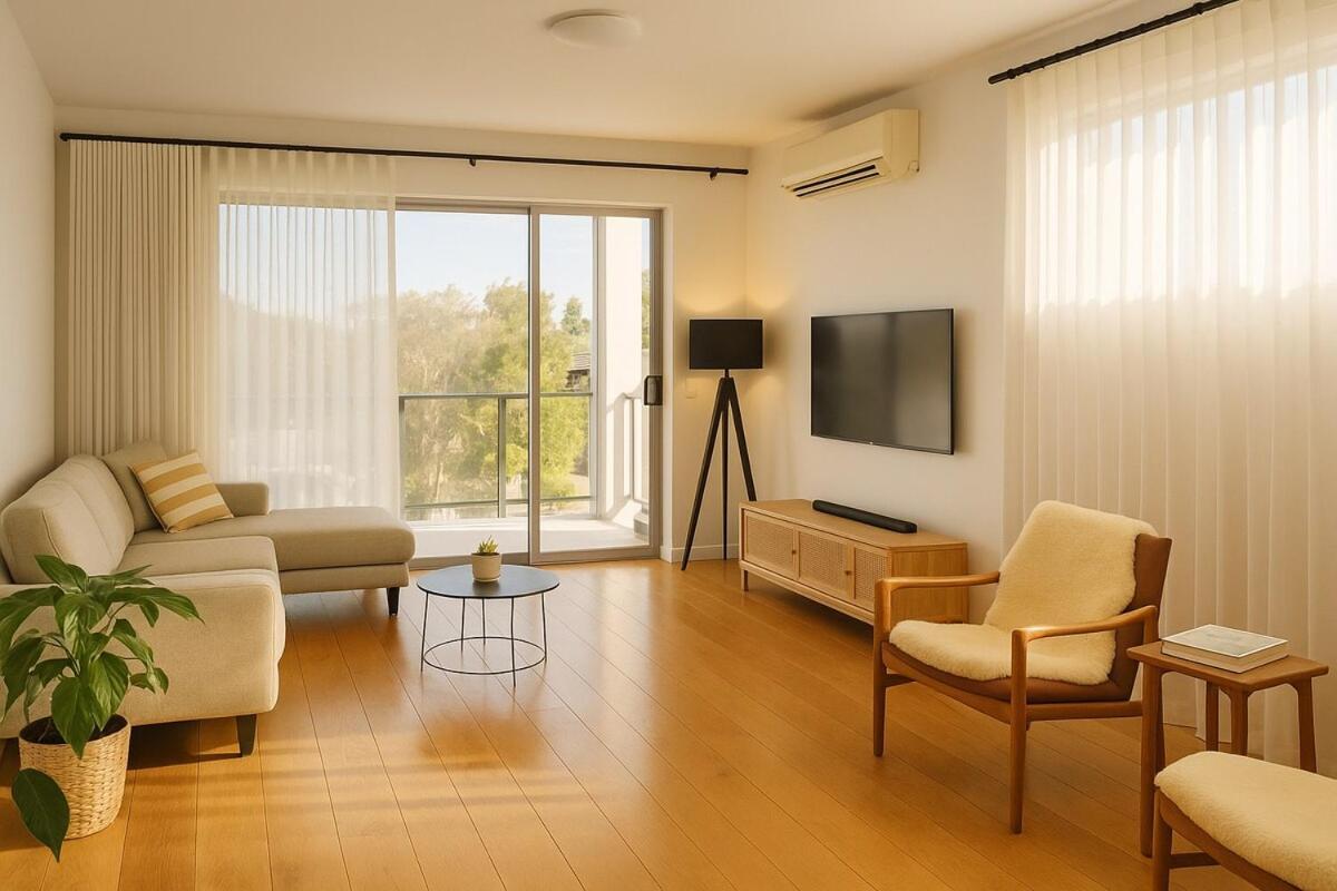 Views, Modern 2br, Balcony & Pool Apartment *