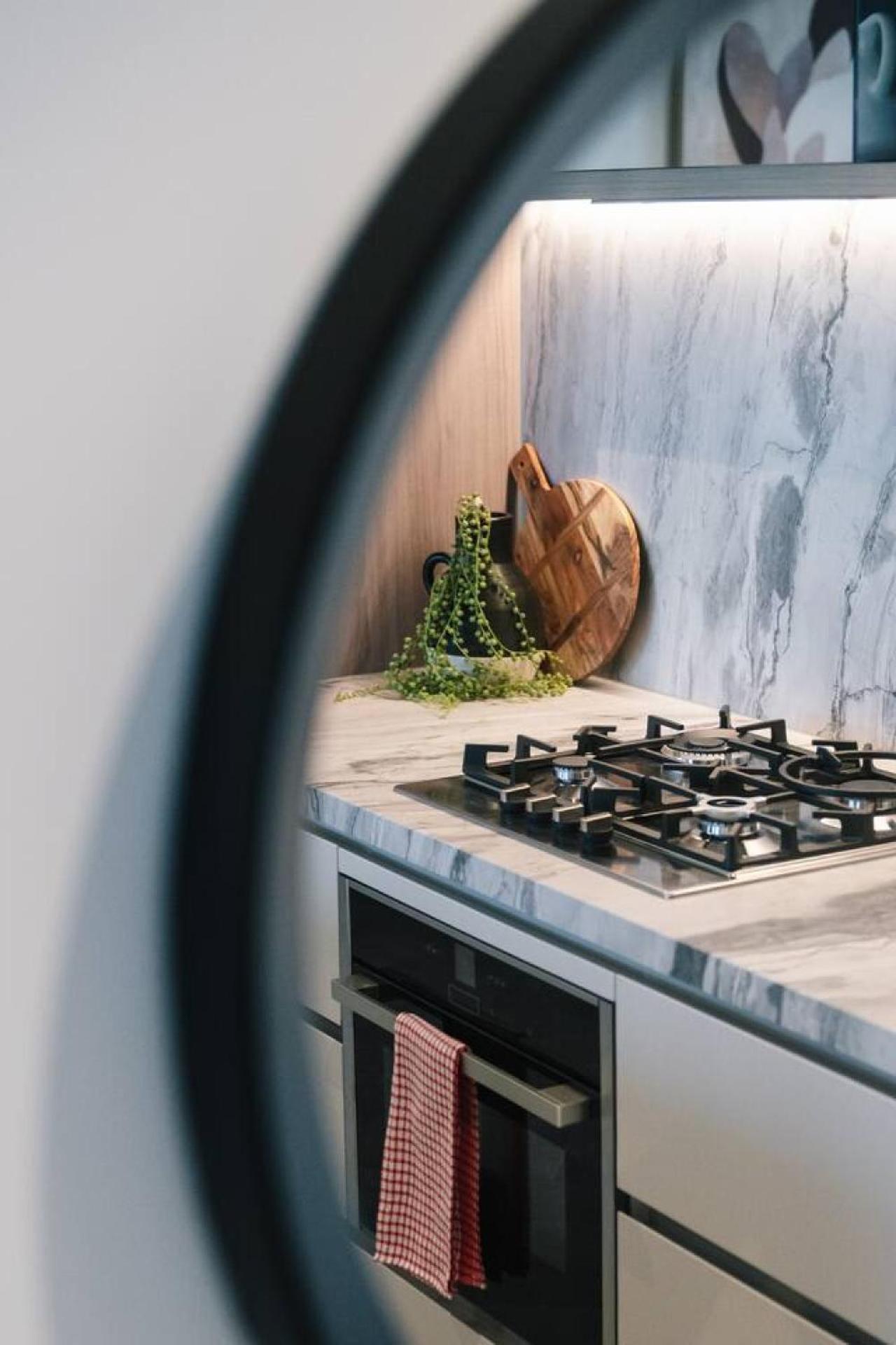 Stylish 1br Retreat With Stunning High-rise Views Apartment *