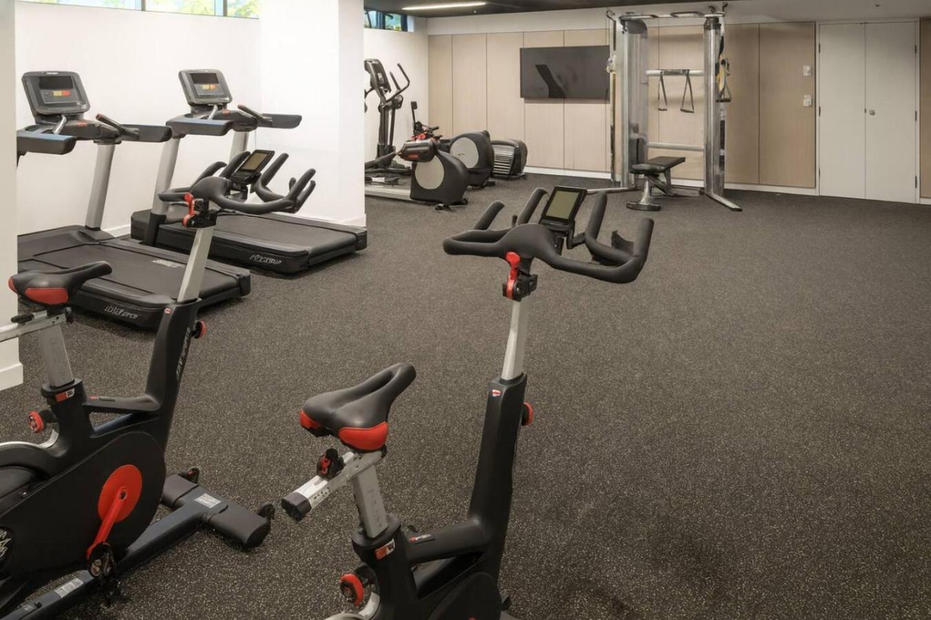 Modern W Pool, Gym, Views - South 31506-2 Brisbane