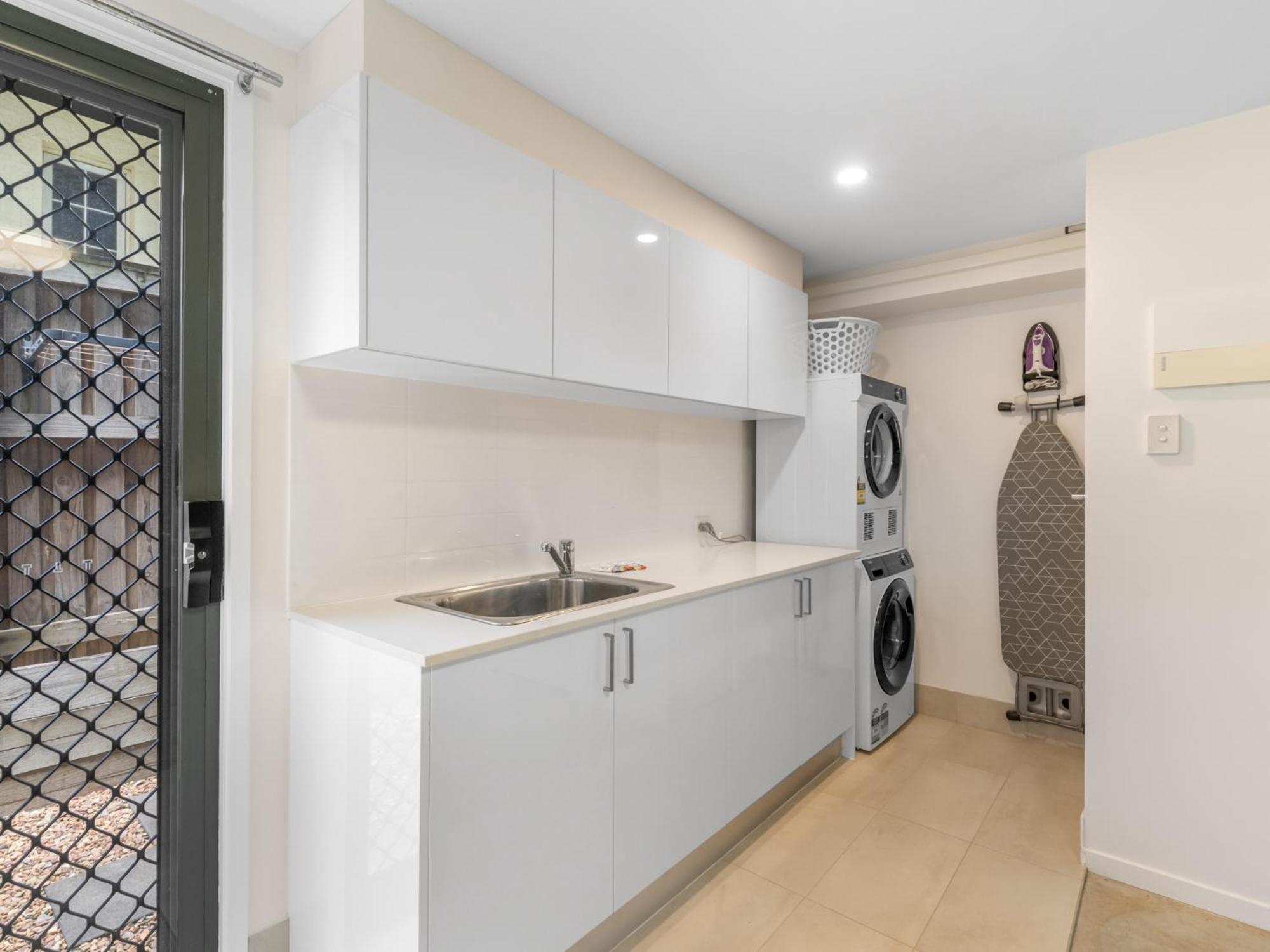 Close To Airport Cafes Train & Boondall Wetlands *