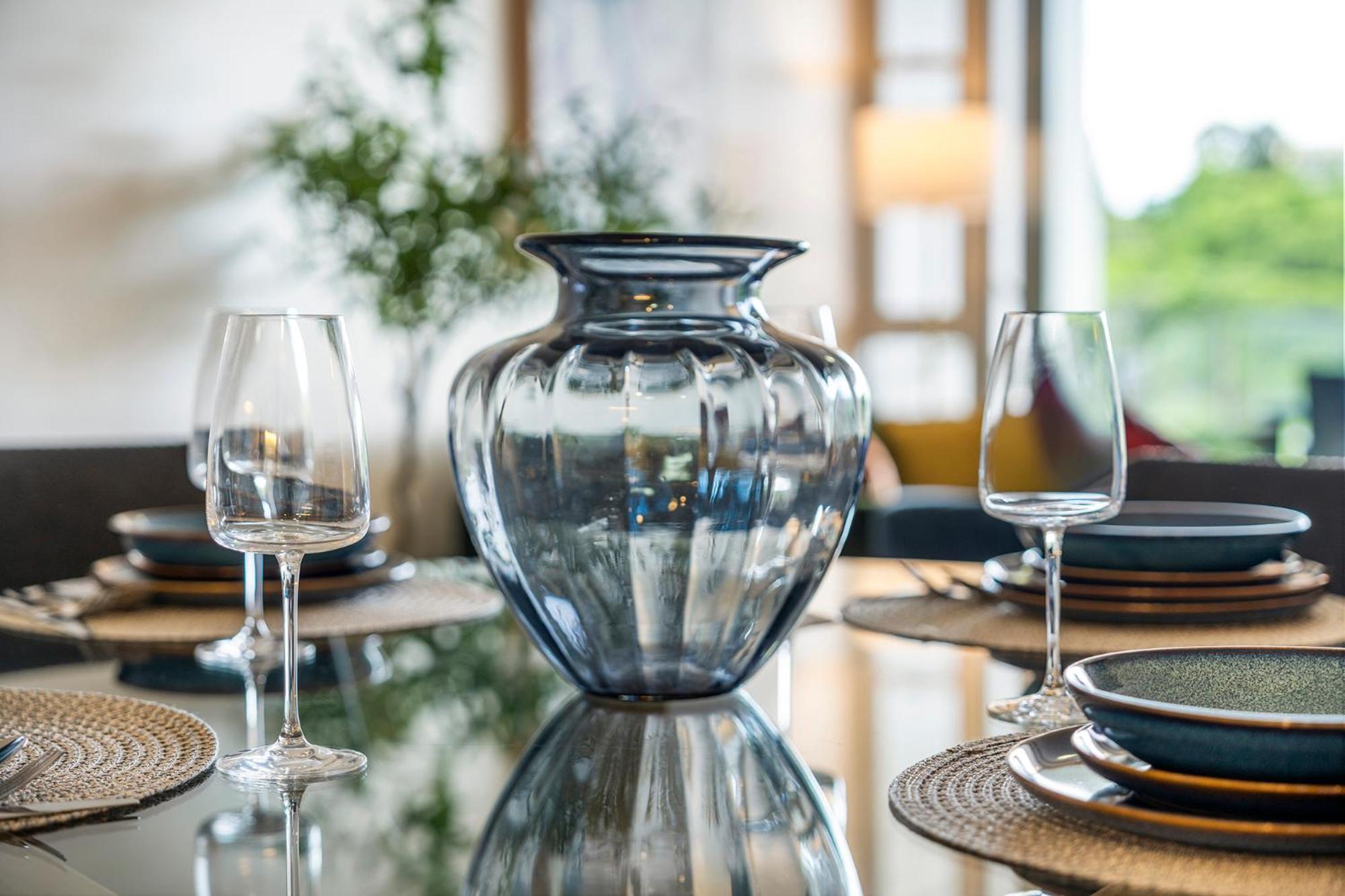 Stylish Parklands & Retreat - Stunning Views, Gym, Pool, Private Carpark, Walk To Suncorp Stadium