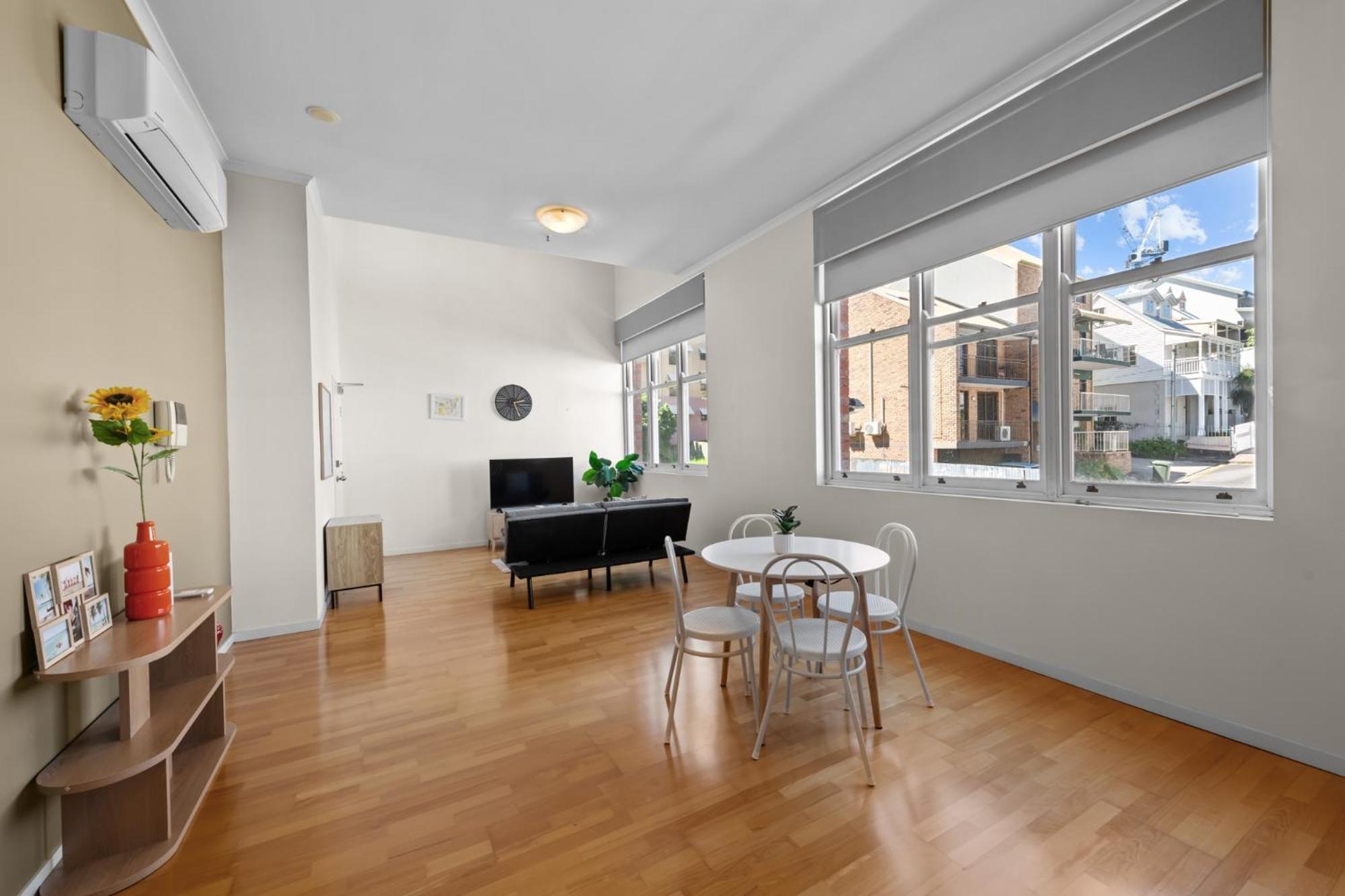 Apartment Modern 1-bed In Spring Hill Brisbane