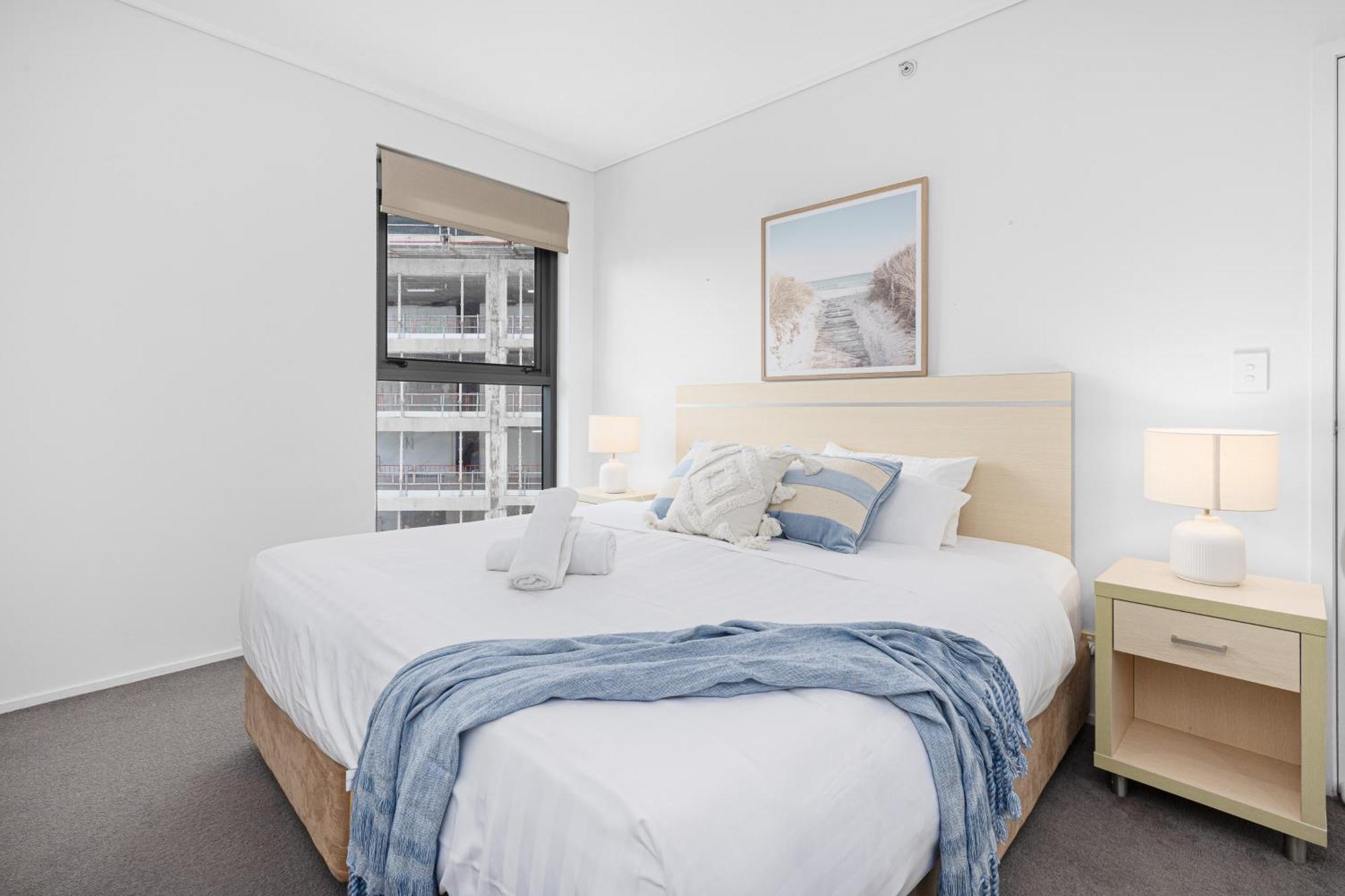 Oaks Panoramic 2br With Pool, Parking, Gym *