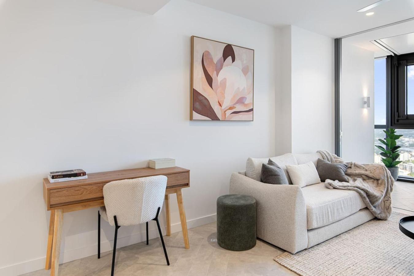 Apartment Stylish 1br Retreat With Stunning High-rise Views