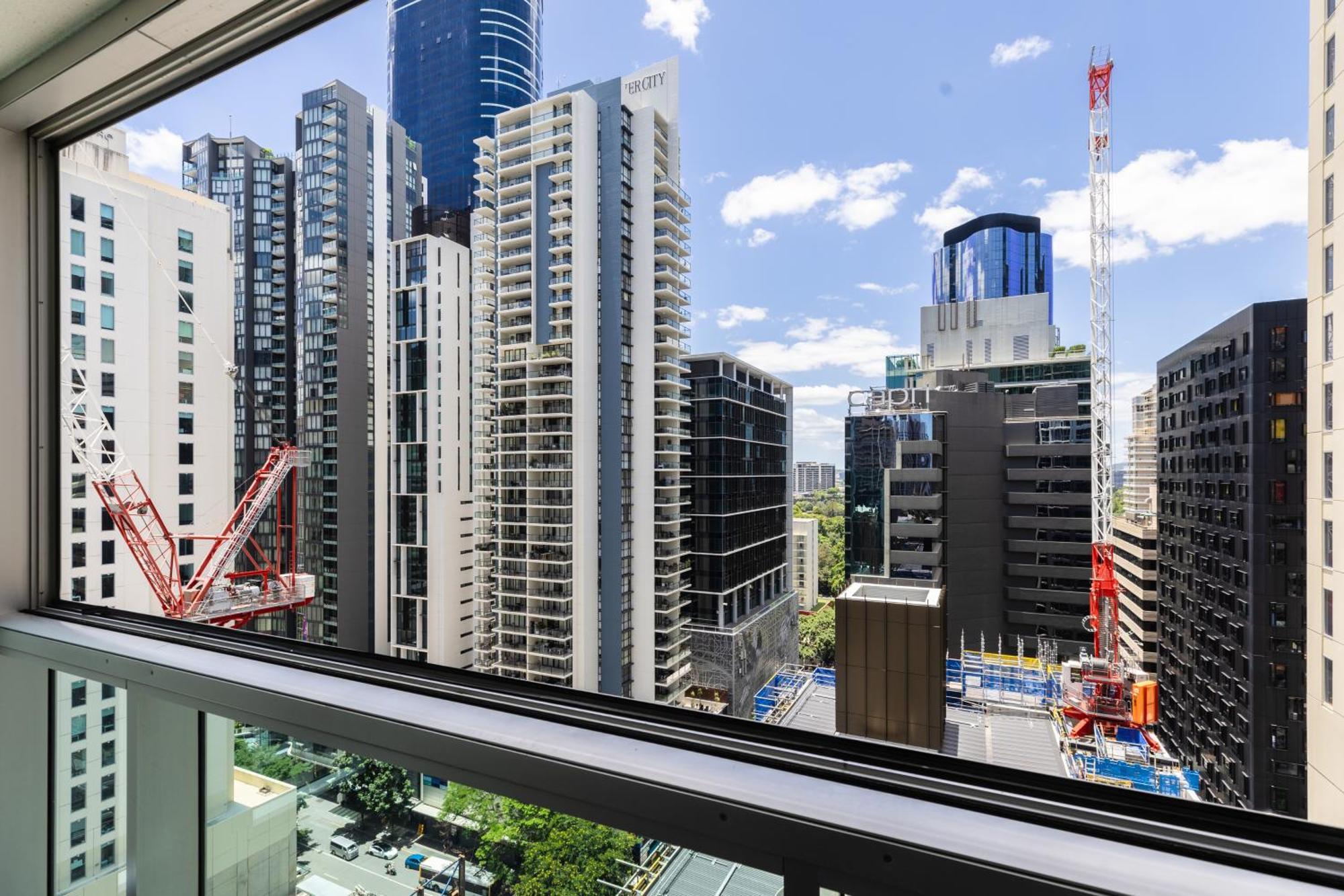 Apartment Oaks Gorgeous 2br With Pool, Parking, Gym