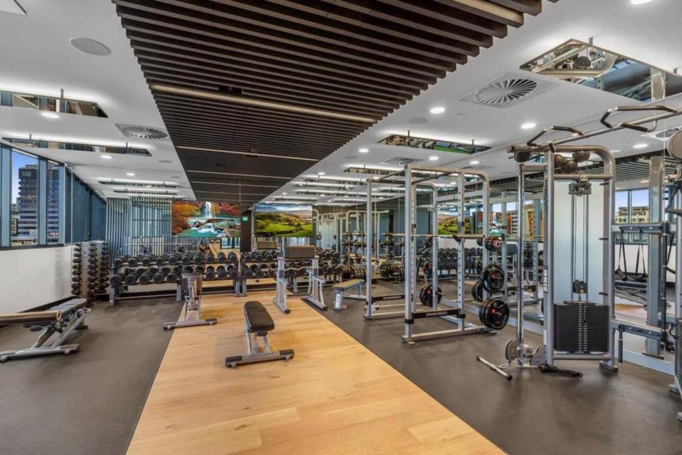 Style Infinity Pool Gym Chic 1 Bedroom * Brisbane