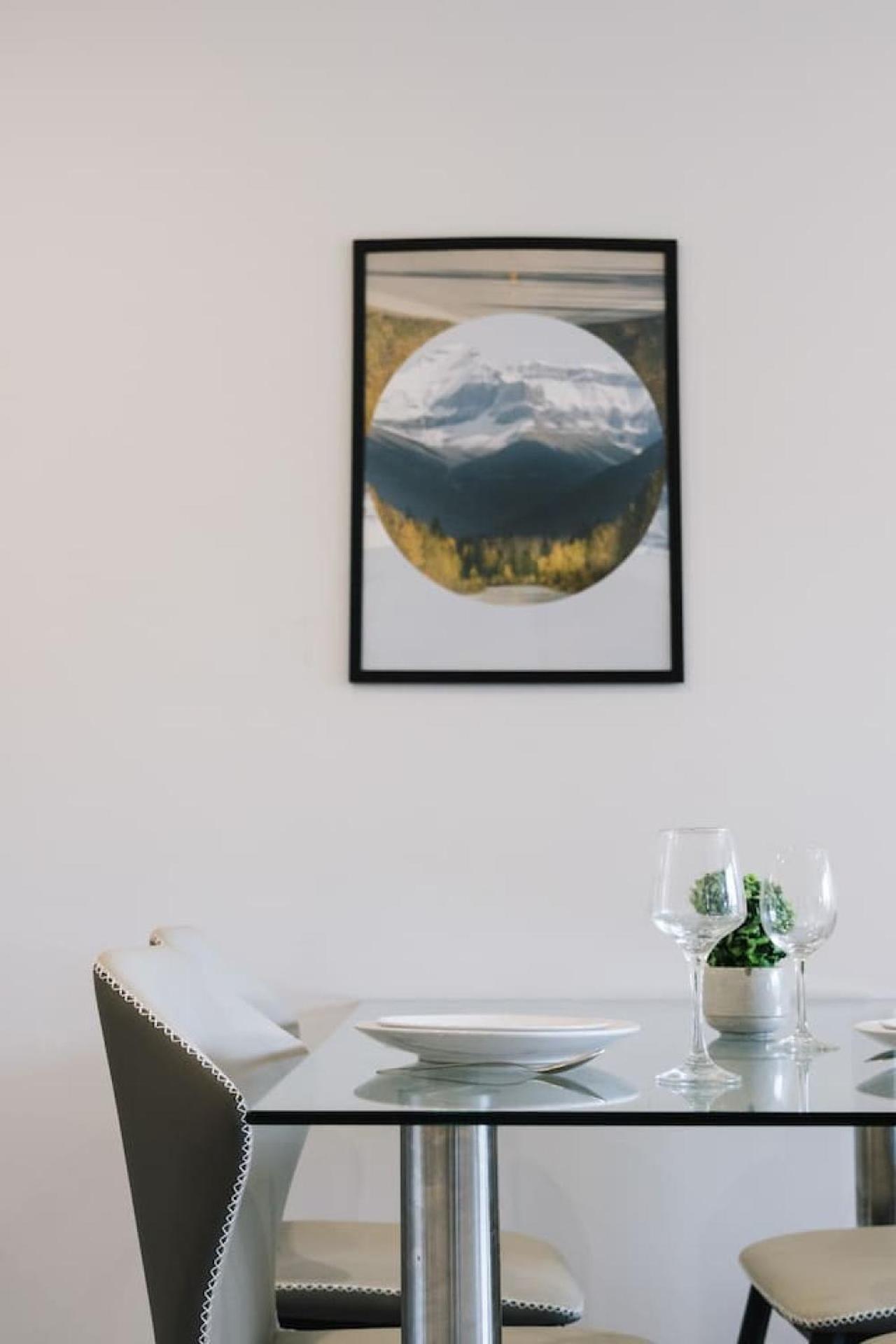 Modern 2br Easy Access To Everywhere *