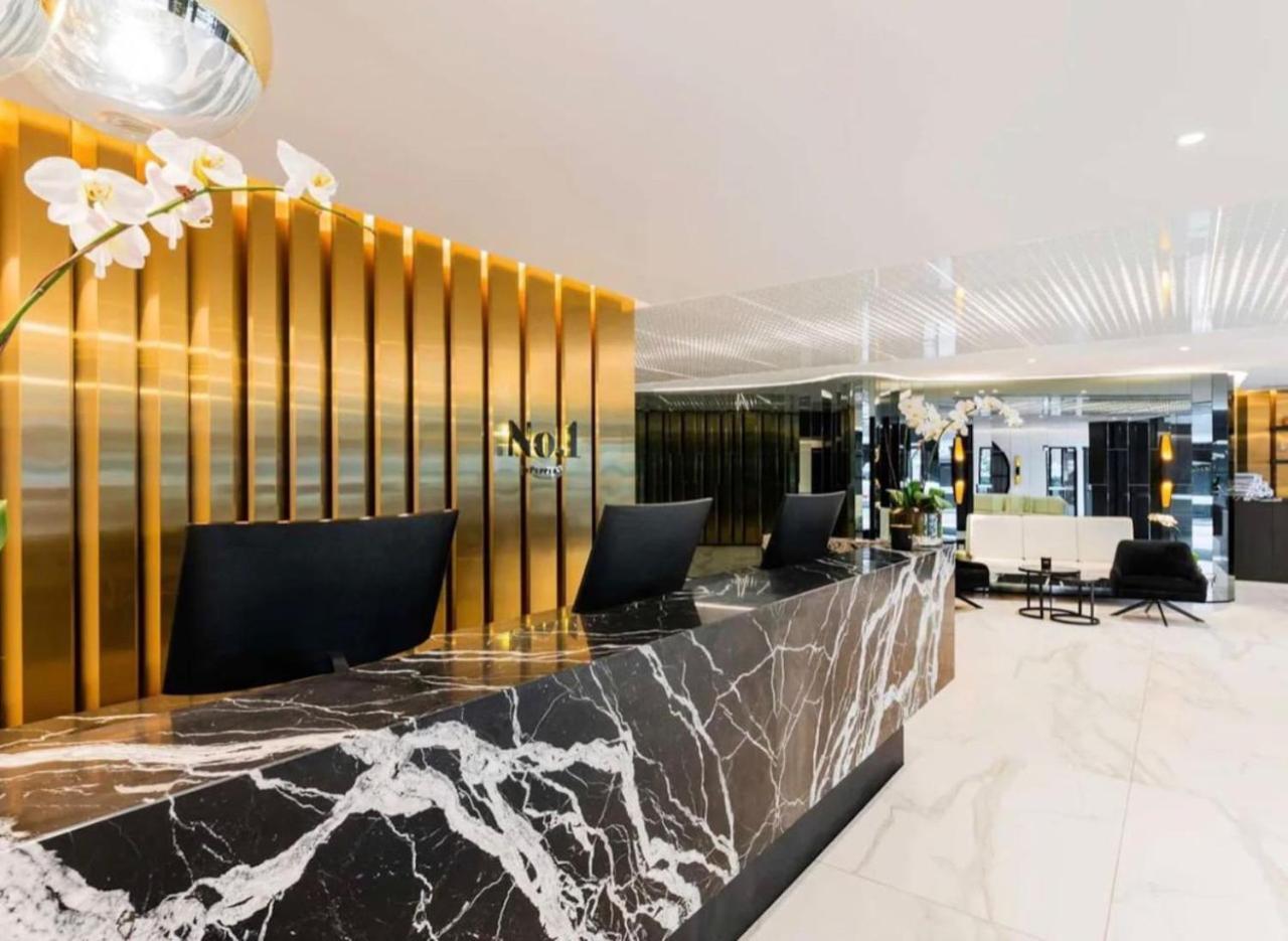 Style Infinity Pool Gym Chic 1 Bedroom Apartment Brisbane