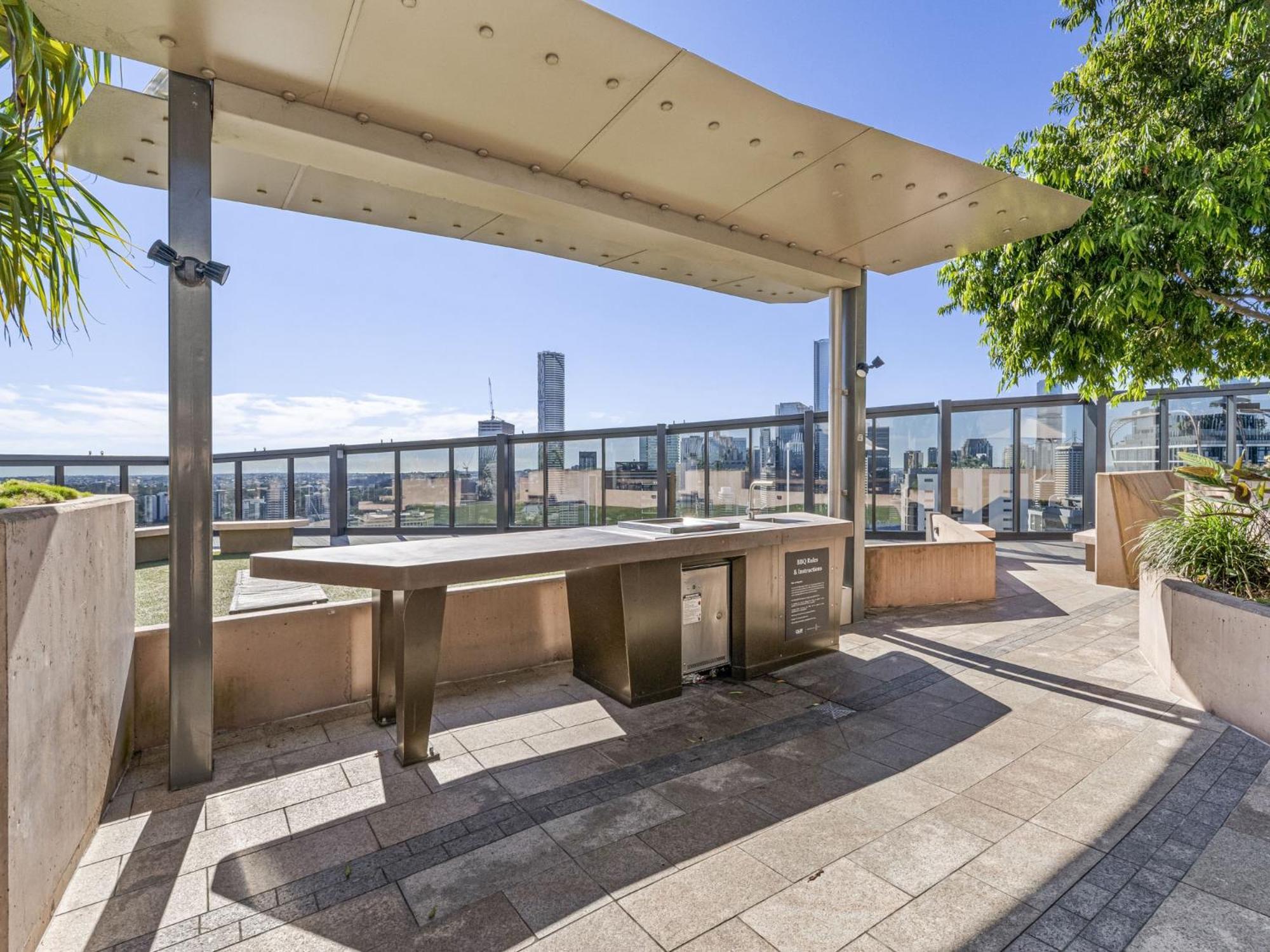 Stylish 1-bed In South *